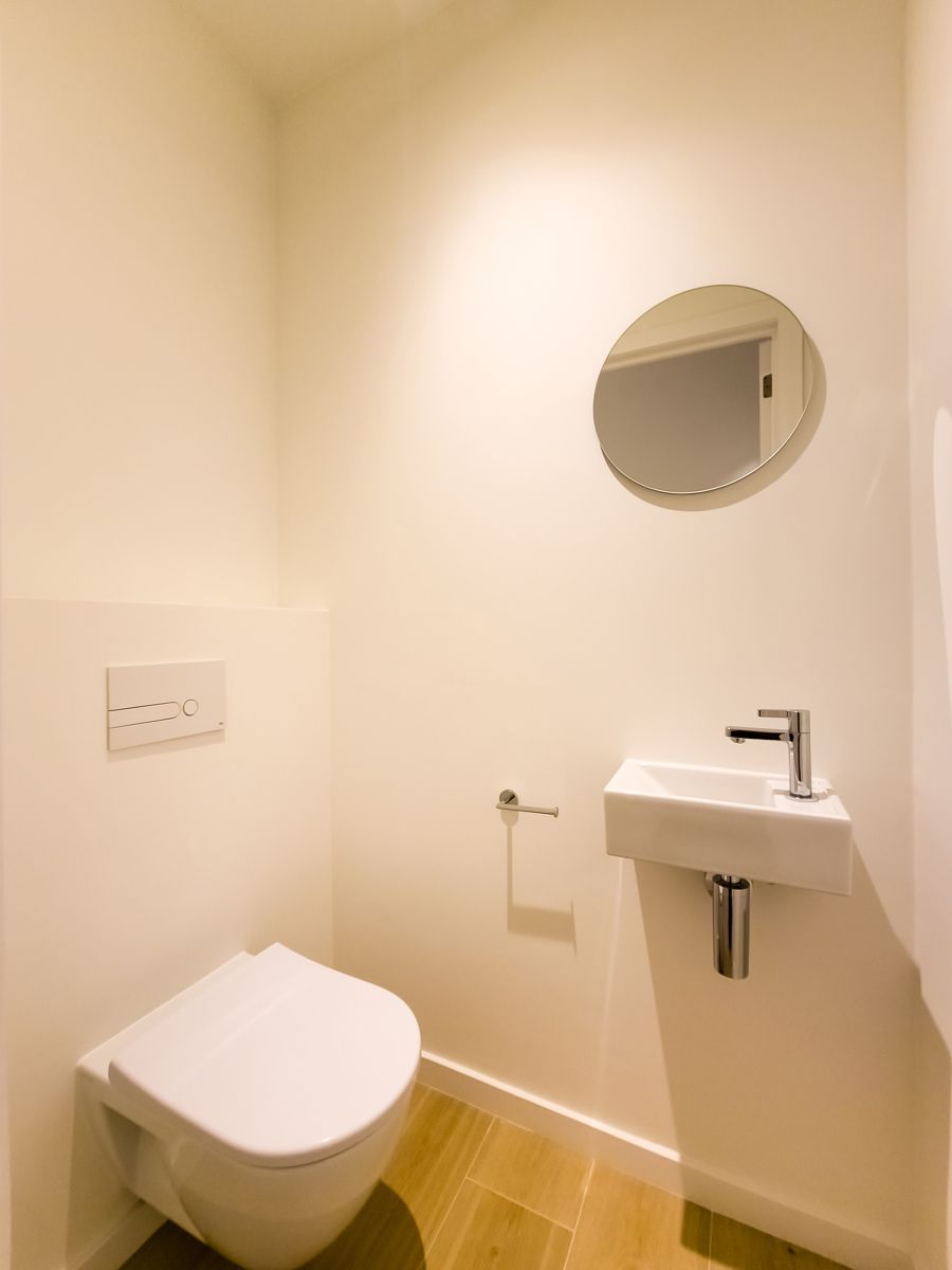 Rustig en comfortabel 2slpk appt. met zicht op park  foto 18