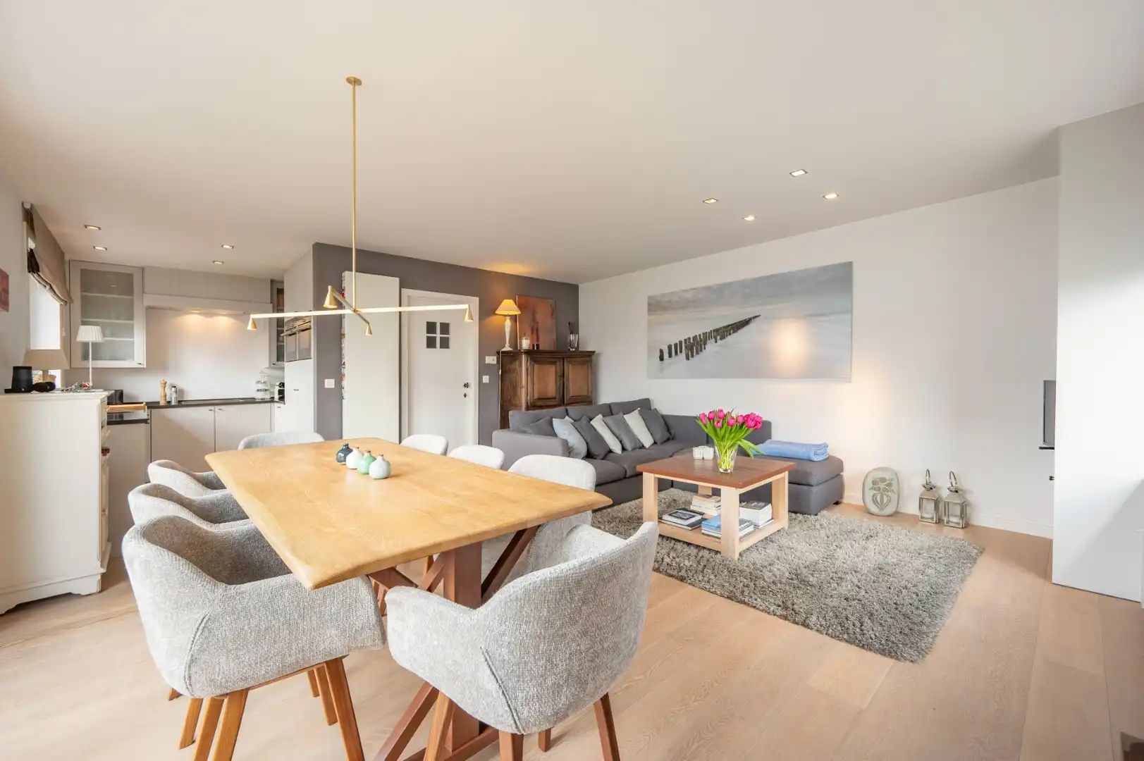 Ruim en comfortabel 3-slaapkamerappartement, gelegen op een uitzonderlijk rustige locatie in Duinbergen foto 2