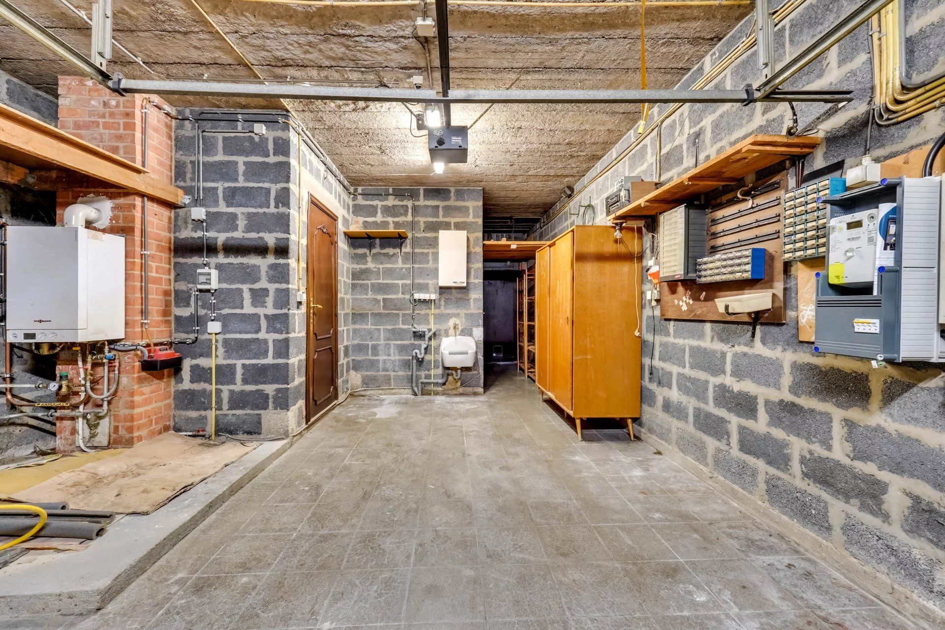 Ruime woning in rustige buurt foto 12