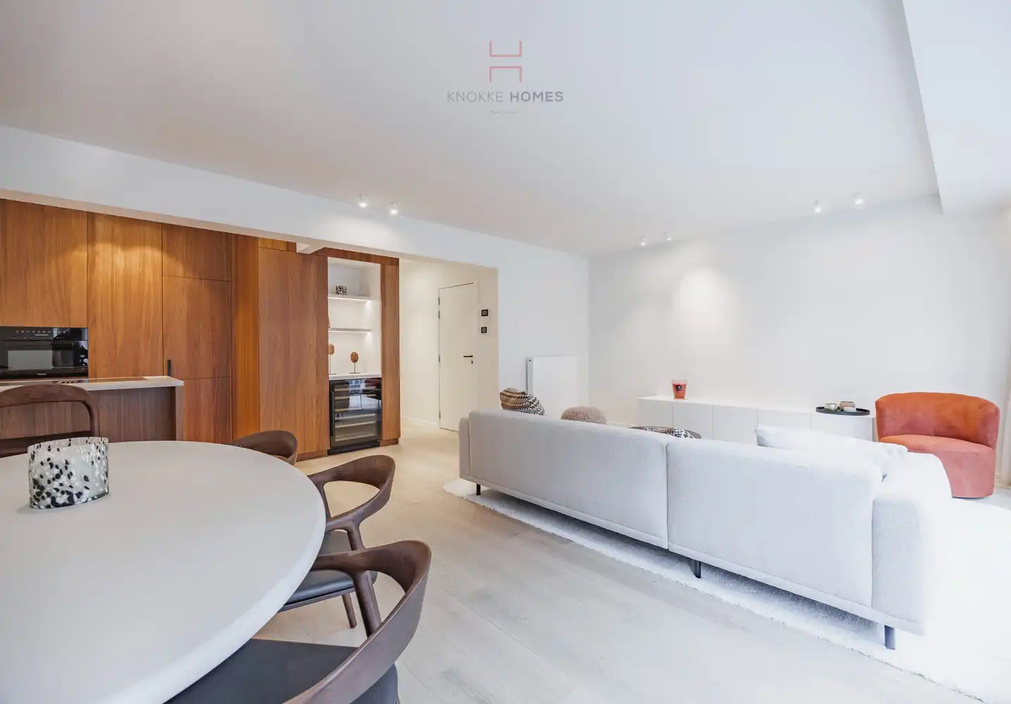 Instapklaar 3 slaapkamer- appartement in de Zoutelaan. foto 17