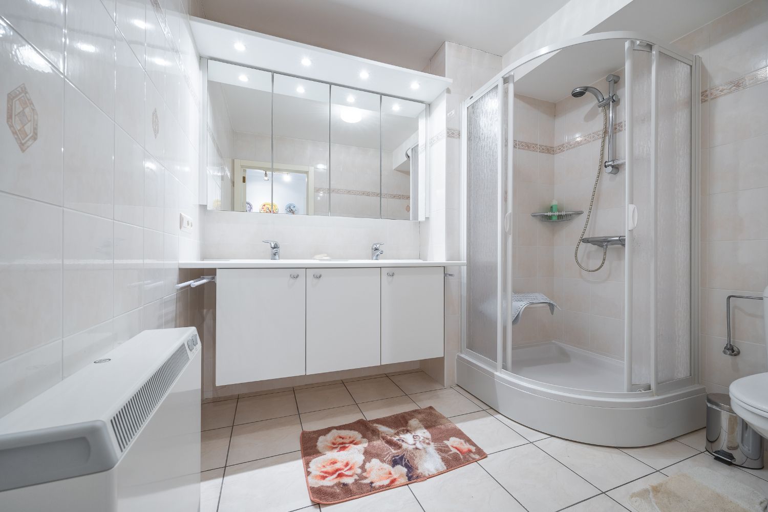 Instapklaar 2 slaapkamer appartement in het centrum foto 17