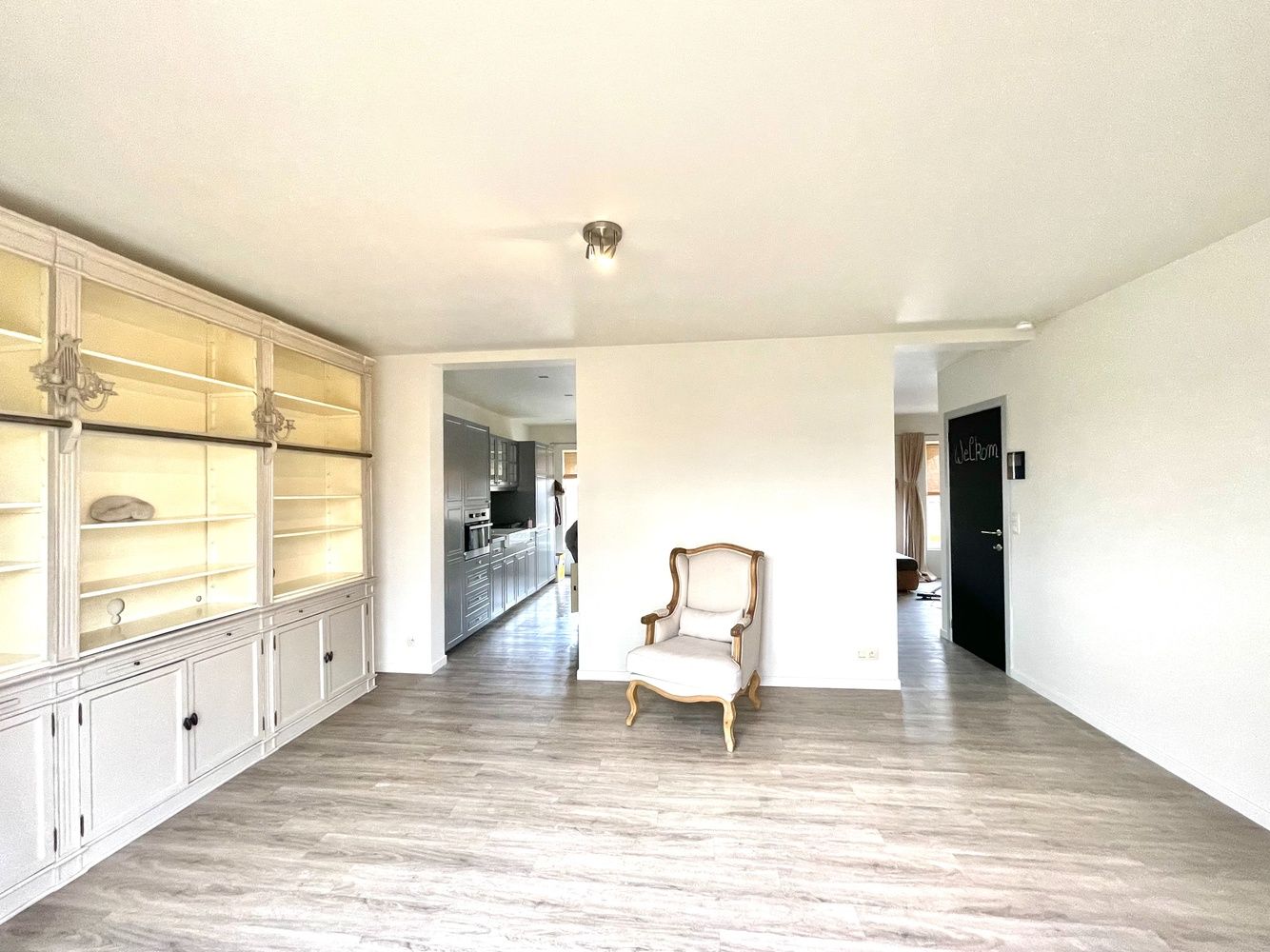 Lichtrijke duplex - 137 m² - groot terras - 2 slpks - 2 parkings foto 3