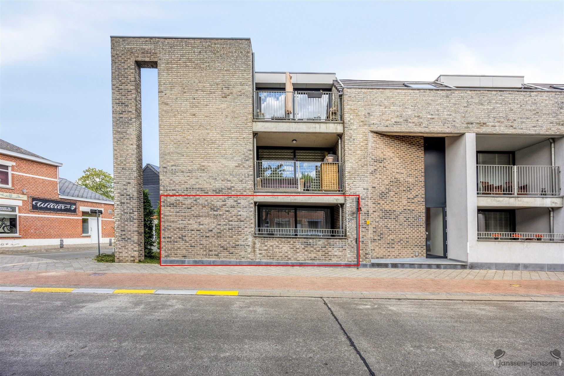 Gelijkvloers appartement met tuin in het centrum van Leopoldsburg foto 2