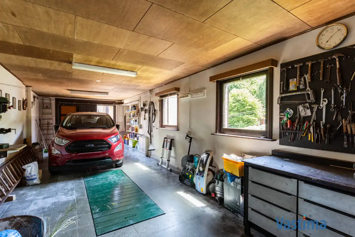 Villa met zonnige tuin en grote garage op een steenworp van centrum Aalst foto 28