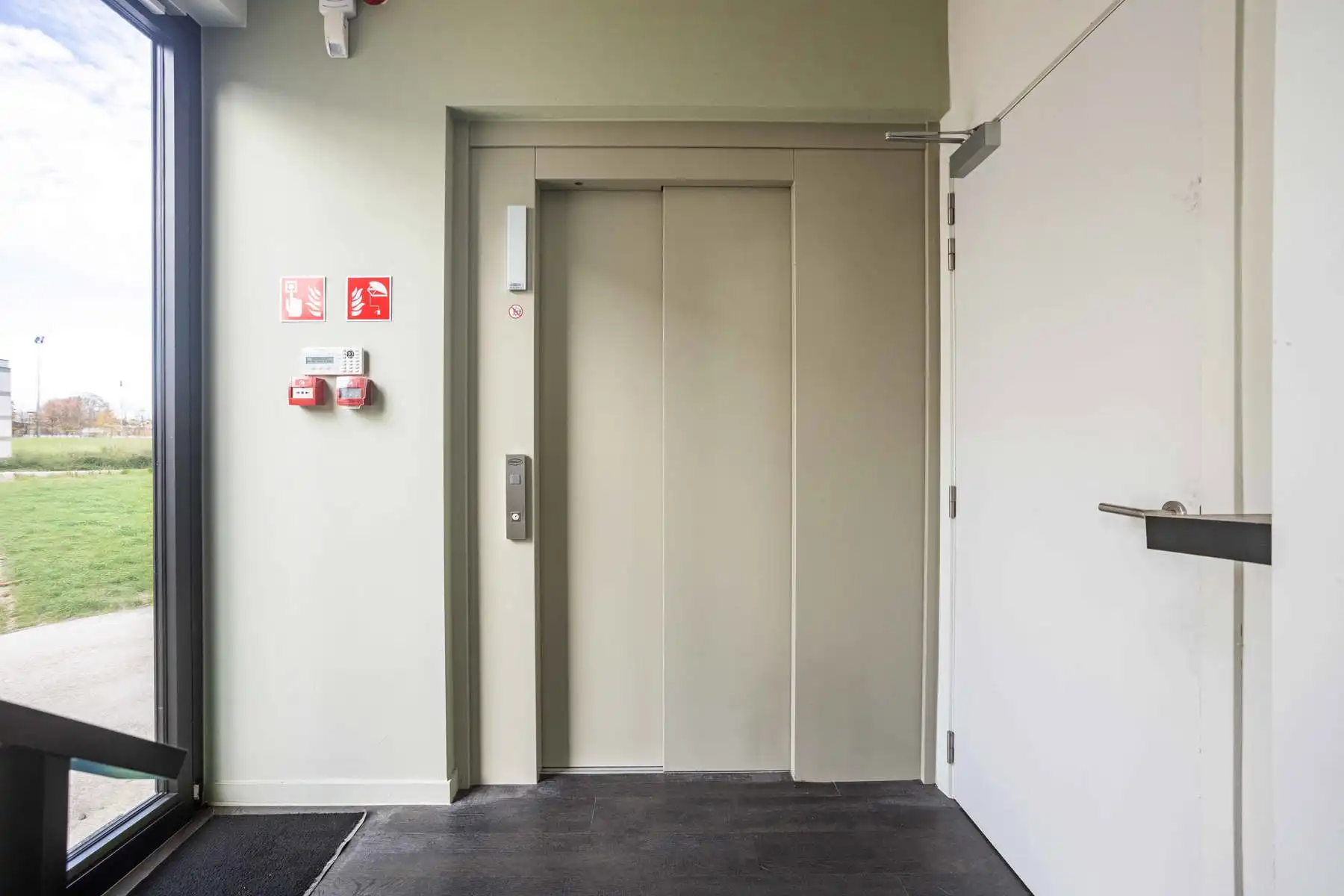 Kantoor te huur foto 19