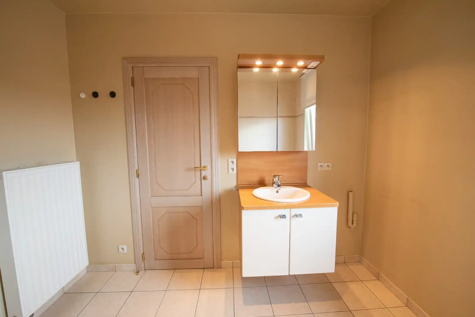 Goed onderhouden appartement (1 slaapkamer) met garage centrum Anzegem. foto 8