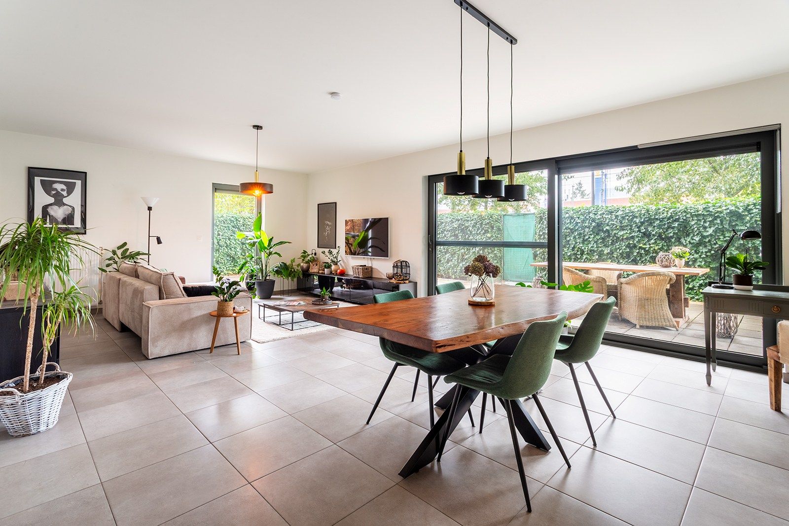 Instapklaar 3-slaapkamer appartement met tuin en moderne afwerking foto 5