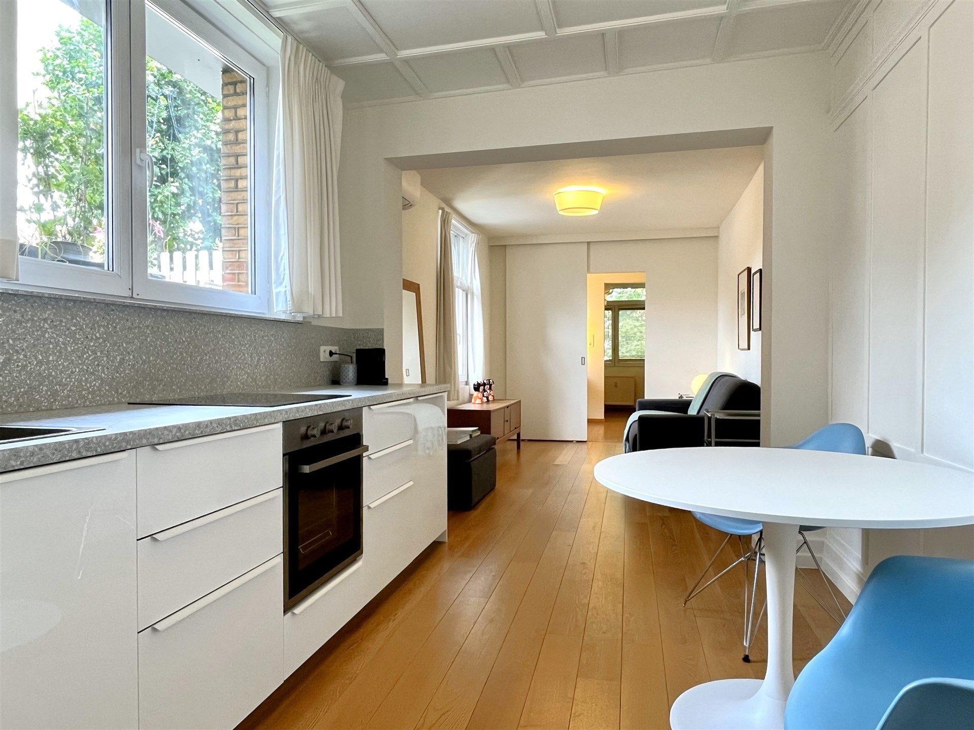 Prachtig gemeubelde studio in authentiek herenhuis! foto 2
