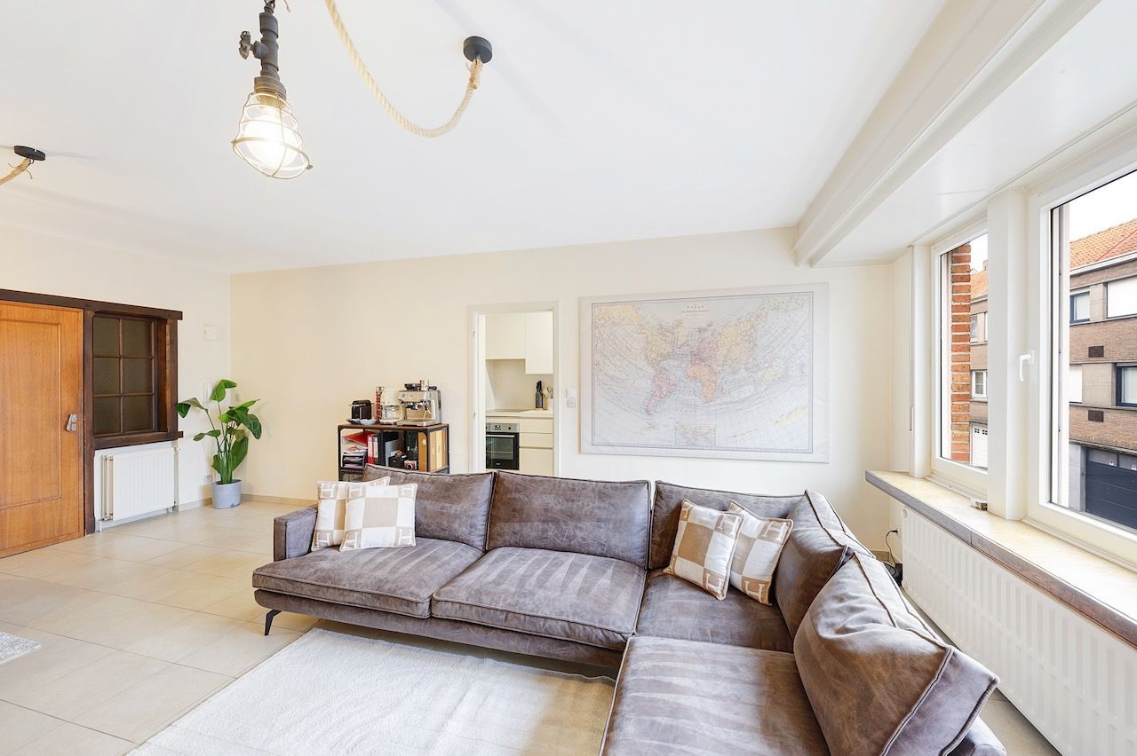 Ruim appartement, uitermate geschikt voor jaarverhuur of vaste bewoning foto {{pictureIndex}}
