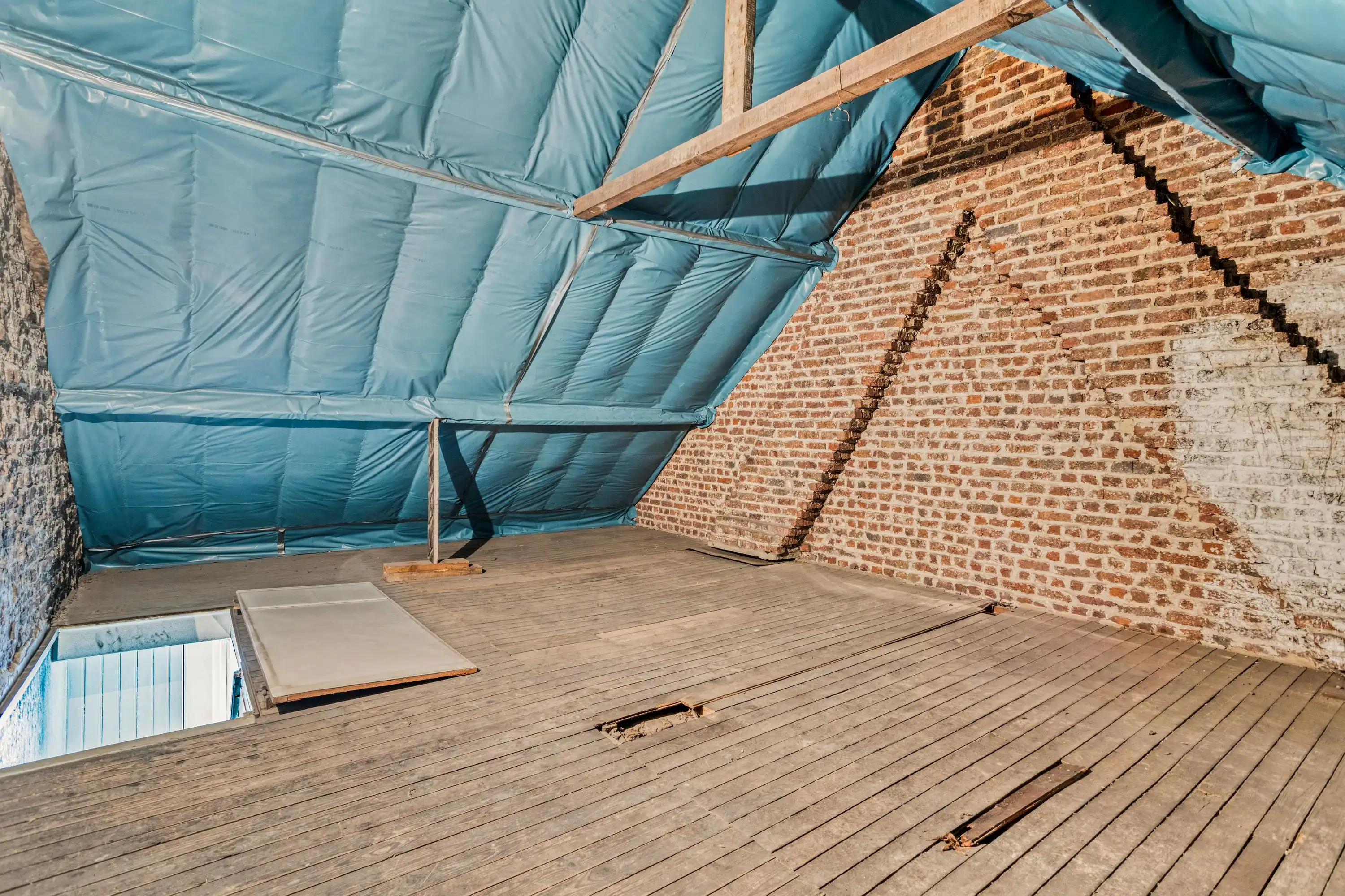 Karaktervolle renovatiewoning in Izegem met veel potentieel! foto 15