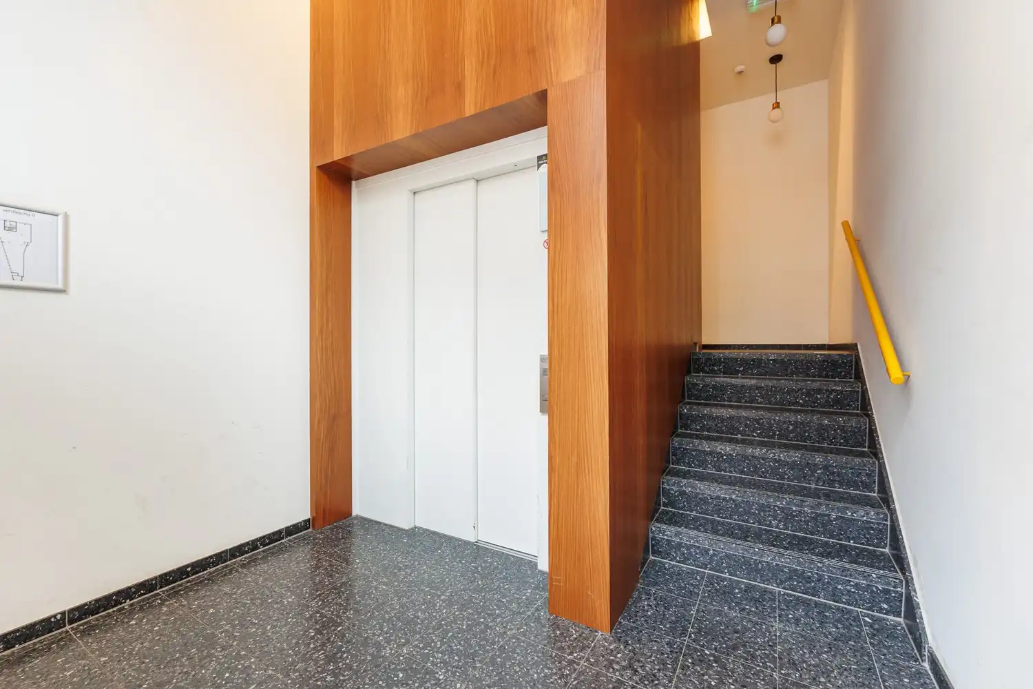 Recent 1-slaapkamer appartement met terras vlakbij Park Spoor Noord foto 19