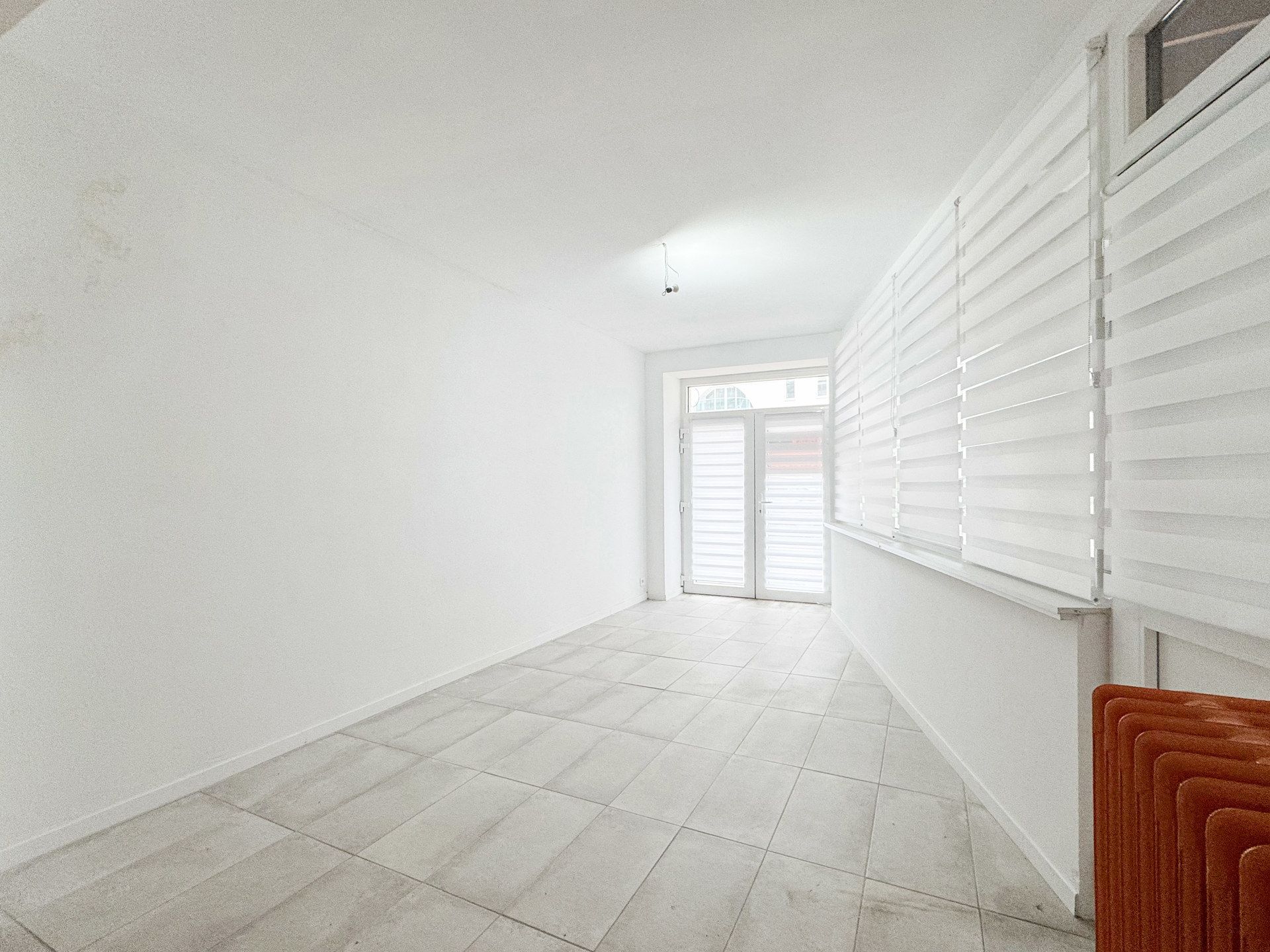 Ruim gelijkvloers pand met talloze mogelijkheden foto 10