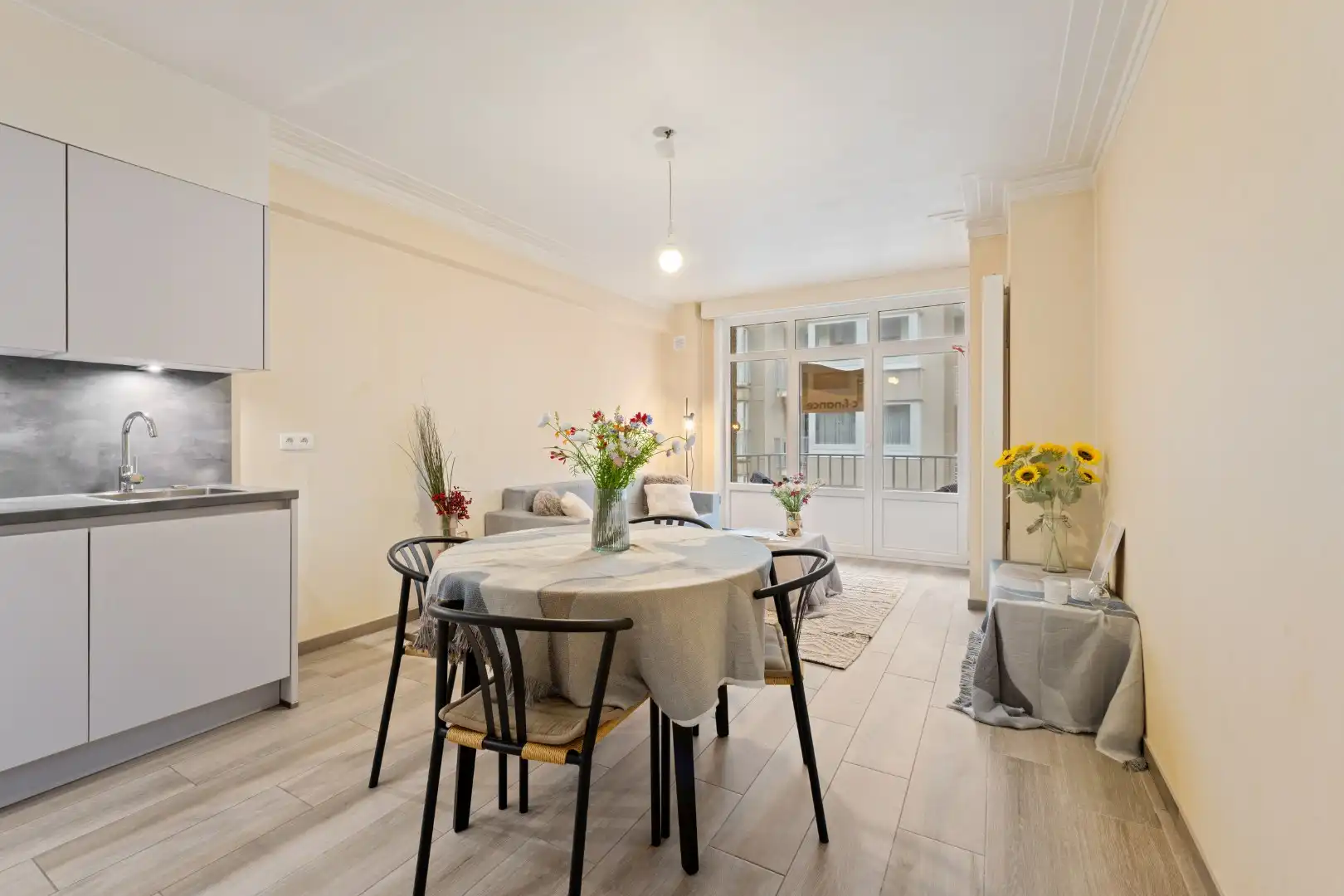 Met zorg gerenoveerd appartement op prachtige ligging met lateraal zeezicht en gunstig EPC label B foto 4