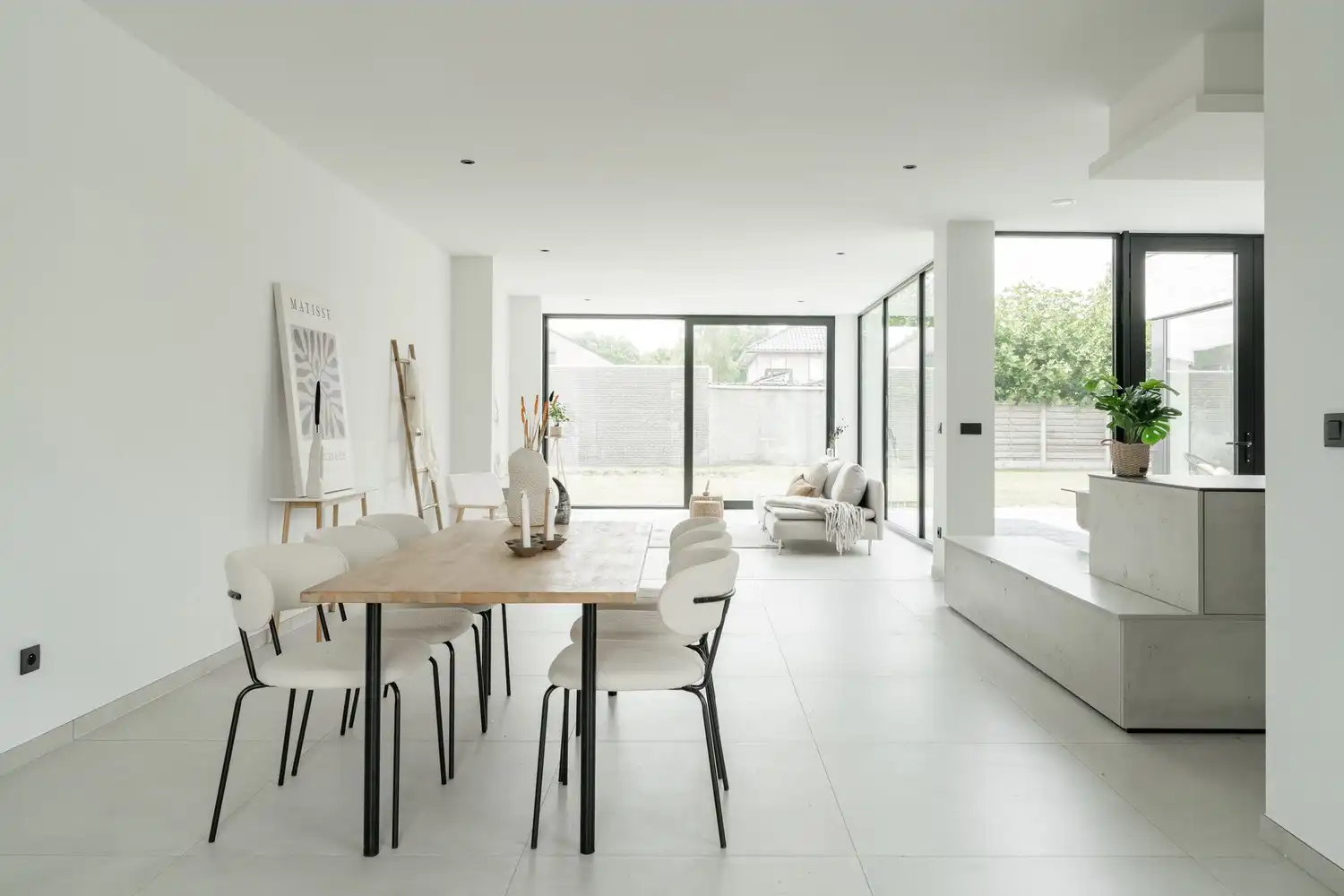 Volledige nieuwe villa met 4 slaapkamers en 3 badkamers op de Heide te Lommel. foto 5