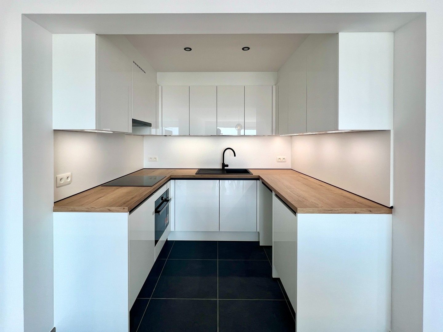 Zonnig appartement met zuidgericht terras! foto 8