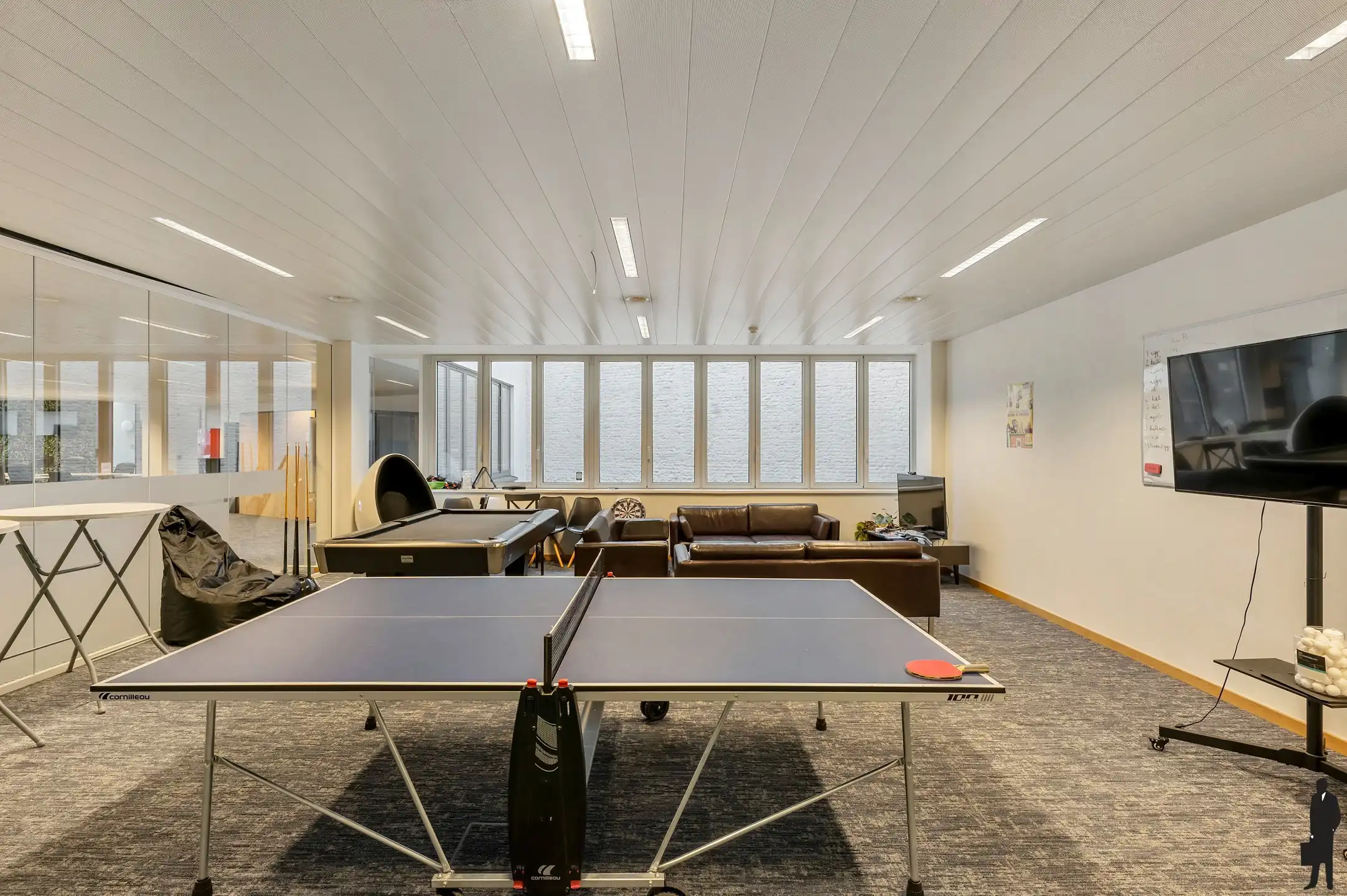 4 gerenoveerde kantoorruimtes (geheel of gedeeltelijk te huren) in een karaktervolle geklasseerde herenwoning met uitstekende bereikbaarheid en ruime parkeervoorzieningen. foto 16
