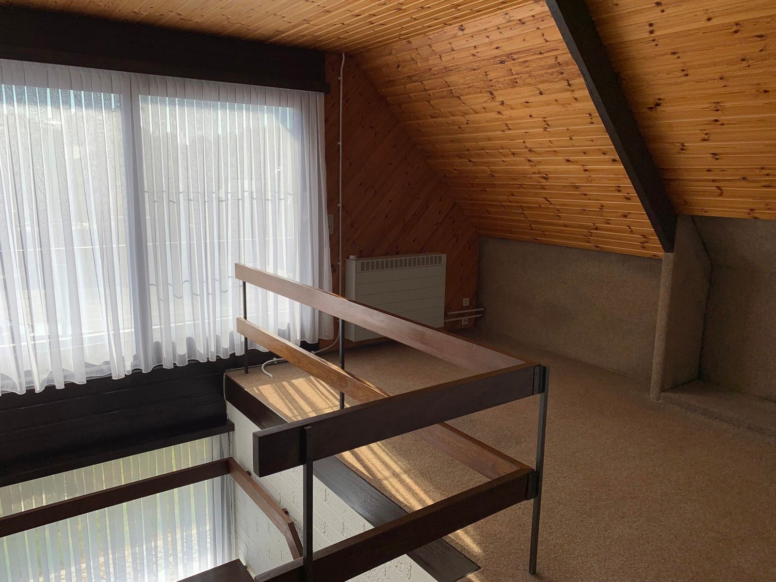 RUIME WONING MET 3 SLAAPKAMERS EN PRACHTIGE TUIN foto 15