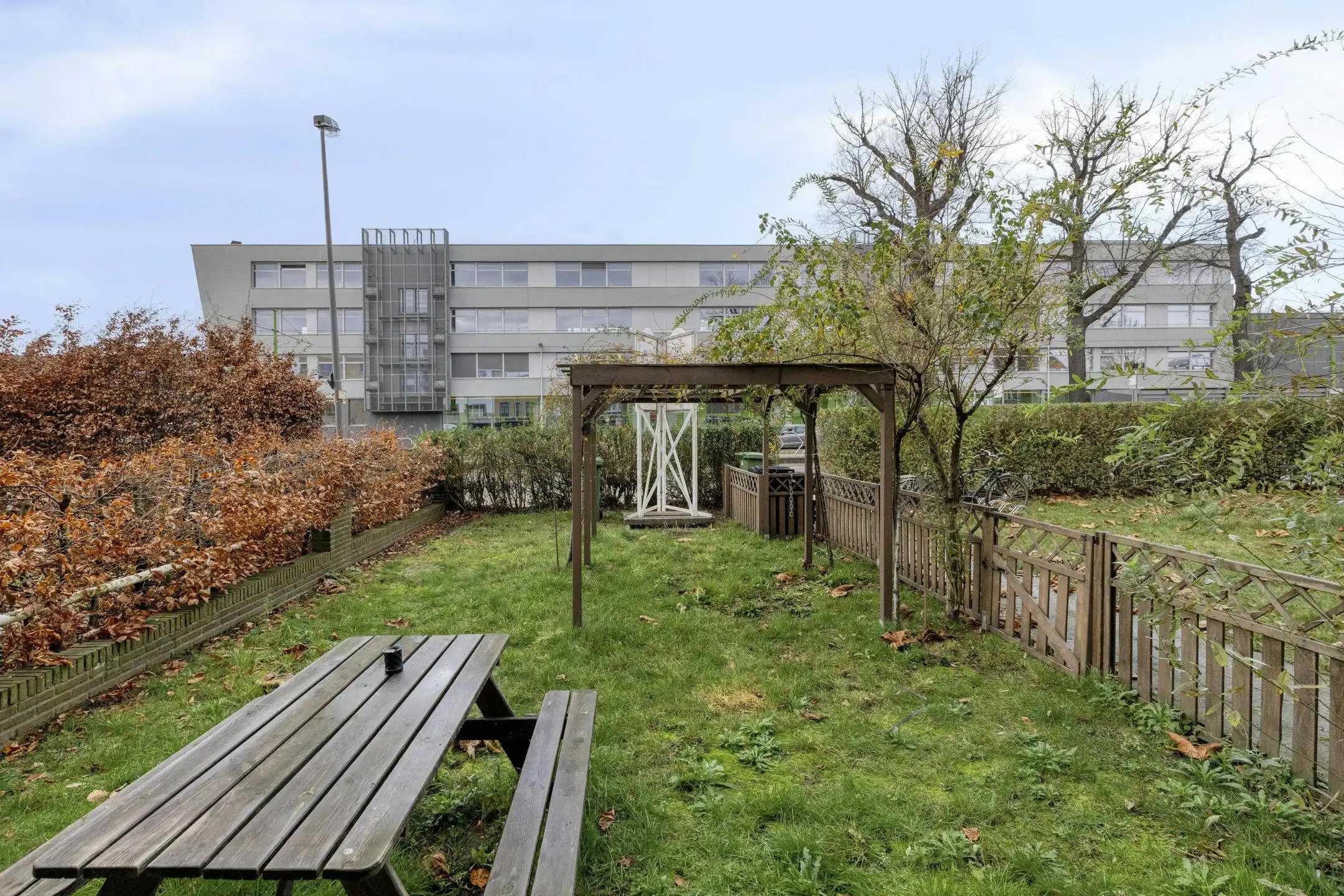 Gerenoveerd gelijkvloers appartement te koop in Merksem foto 13