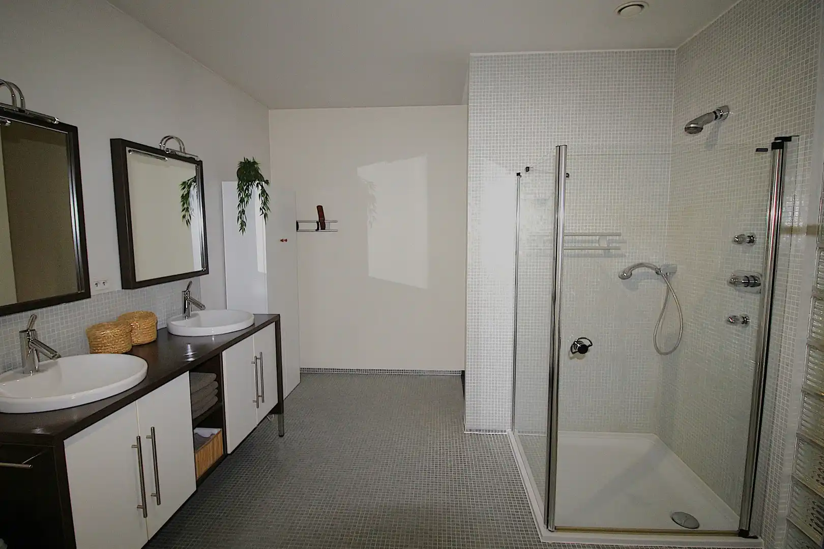  veelzijdig bedrijfsgebouw met woonst op een absolute commerciële topligging foto 20