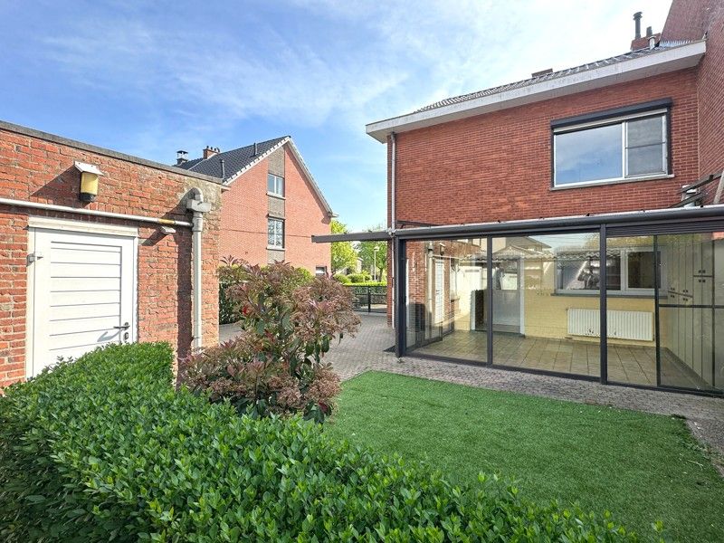 Halfopen bebouwing met 4 slaapkamers, dubbele garage en tuin foto 13