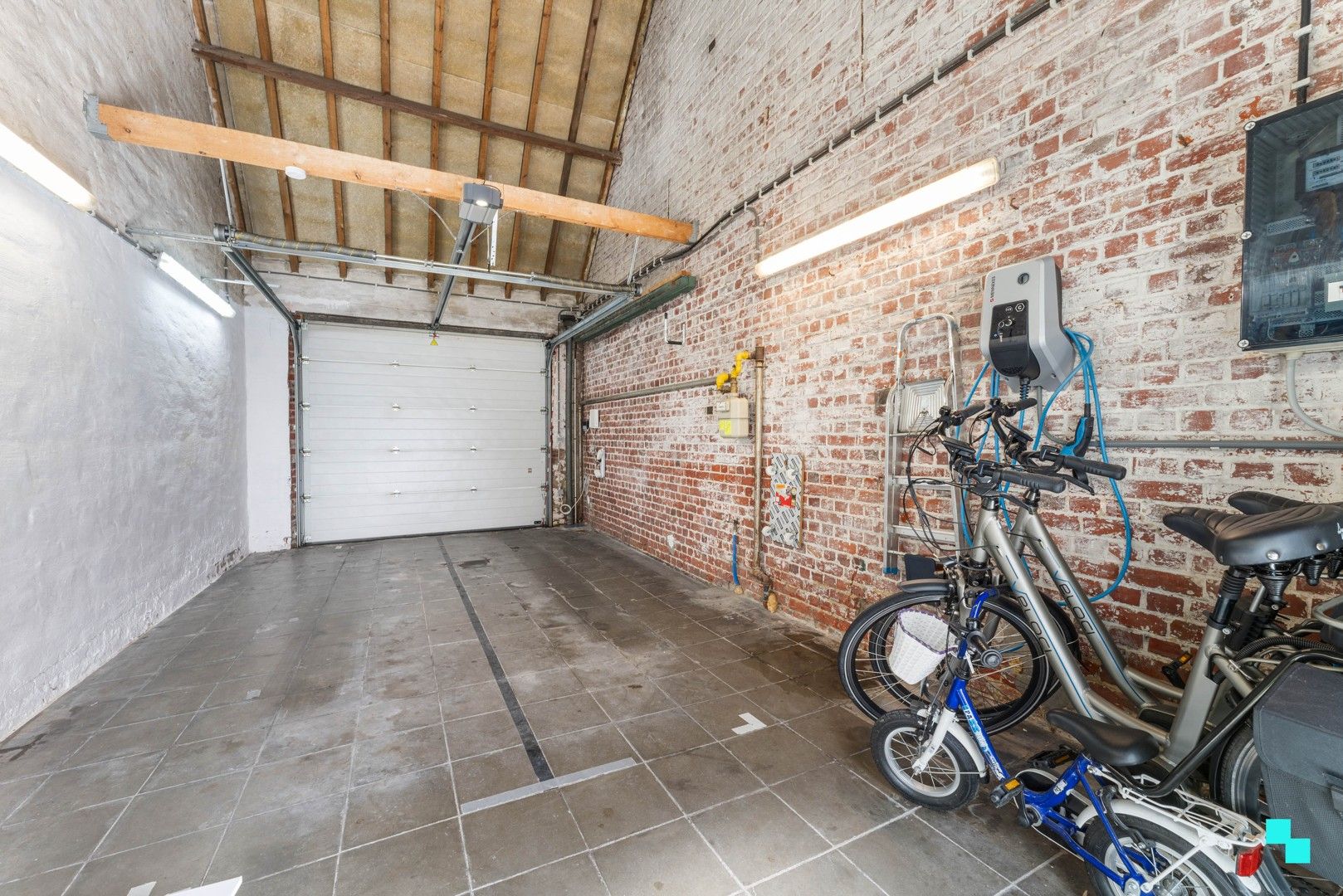 Instapklare woning met garage in centrum Roeselare foto 18