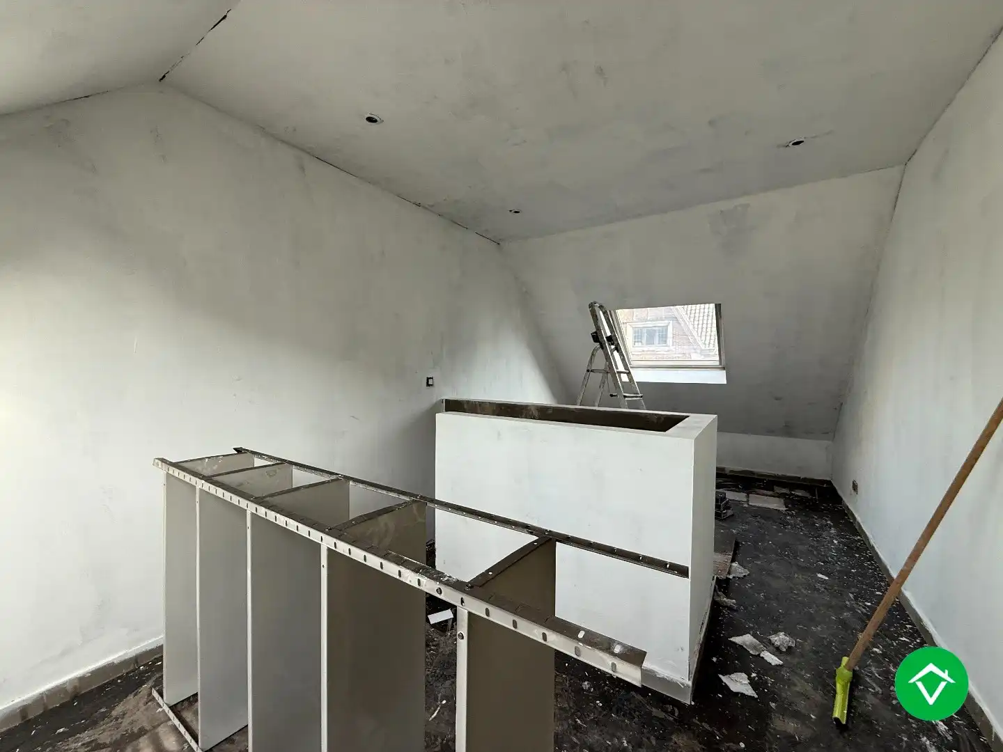 Op te frissen rijwoning met 3 slaapkamers in centrum Roeselare foto 14