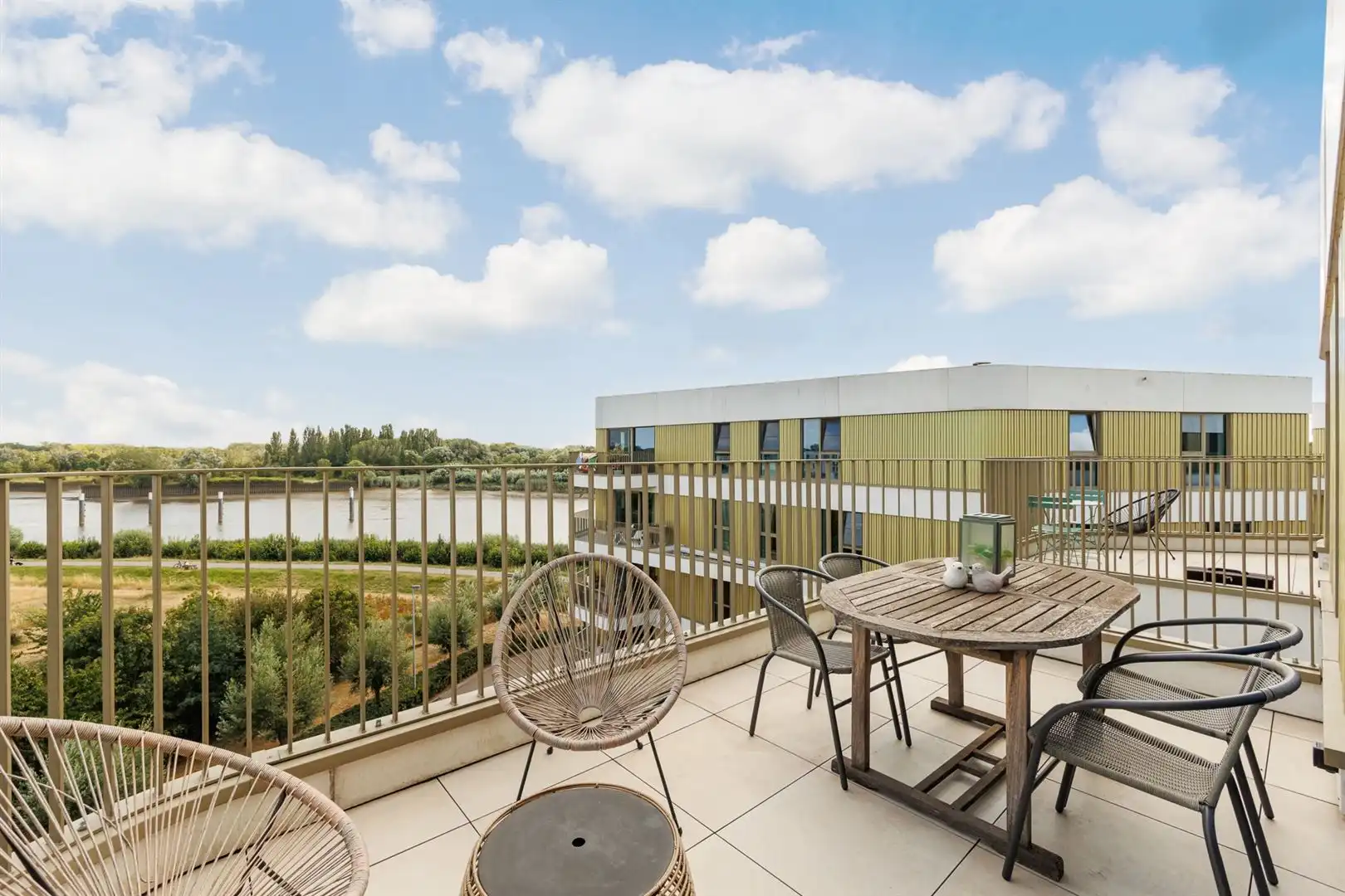 Modern appartement met ruim terras en prachtig zicht  foto 10