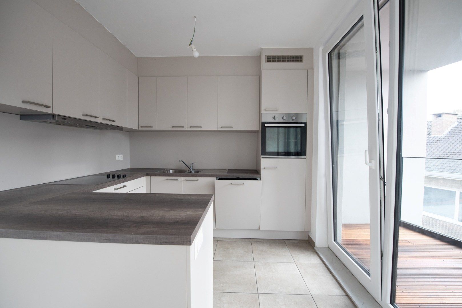 Volledig instapklaar appartement TE HUUR in centrum Waregem!  foto 4