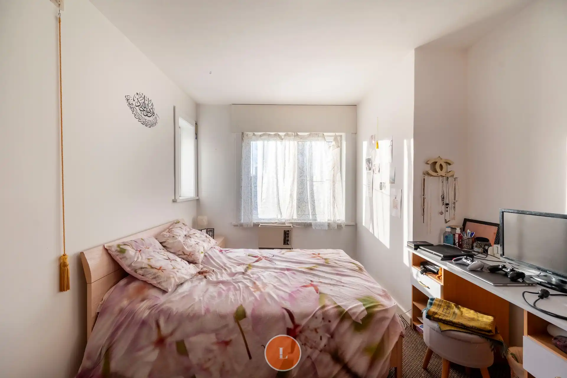 Goed onderhouden woning met 5 slaapkamers, tuin en 2 garages foto 9