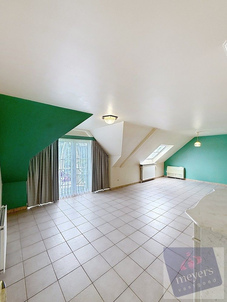 Ruim appartement met garagebox in Bilzen-Schoonbeek foto 7