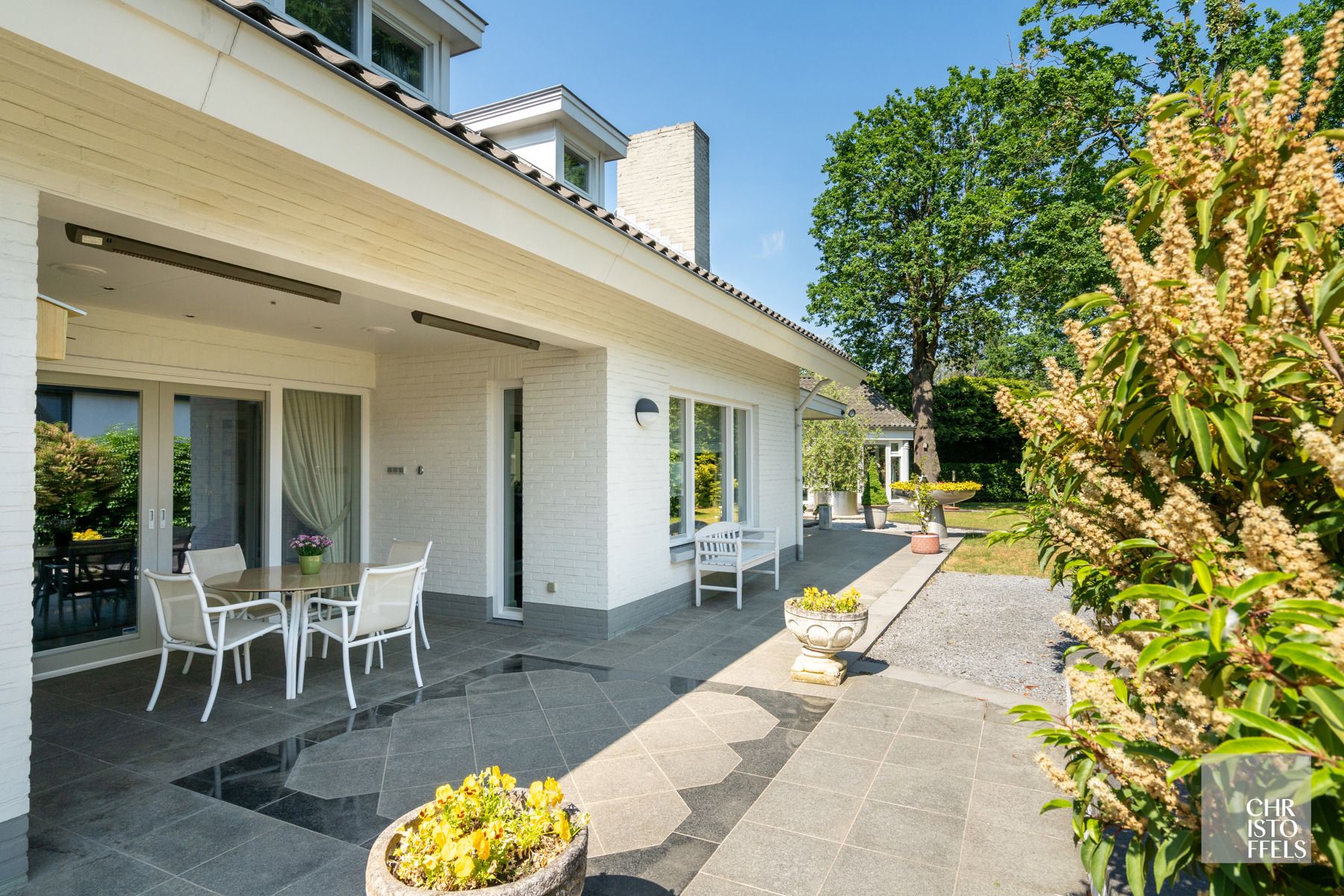 Residentieel gelegen villa met binnenzwembad op een perceel van 1.700m²!  foto 23