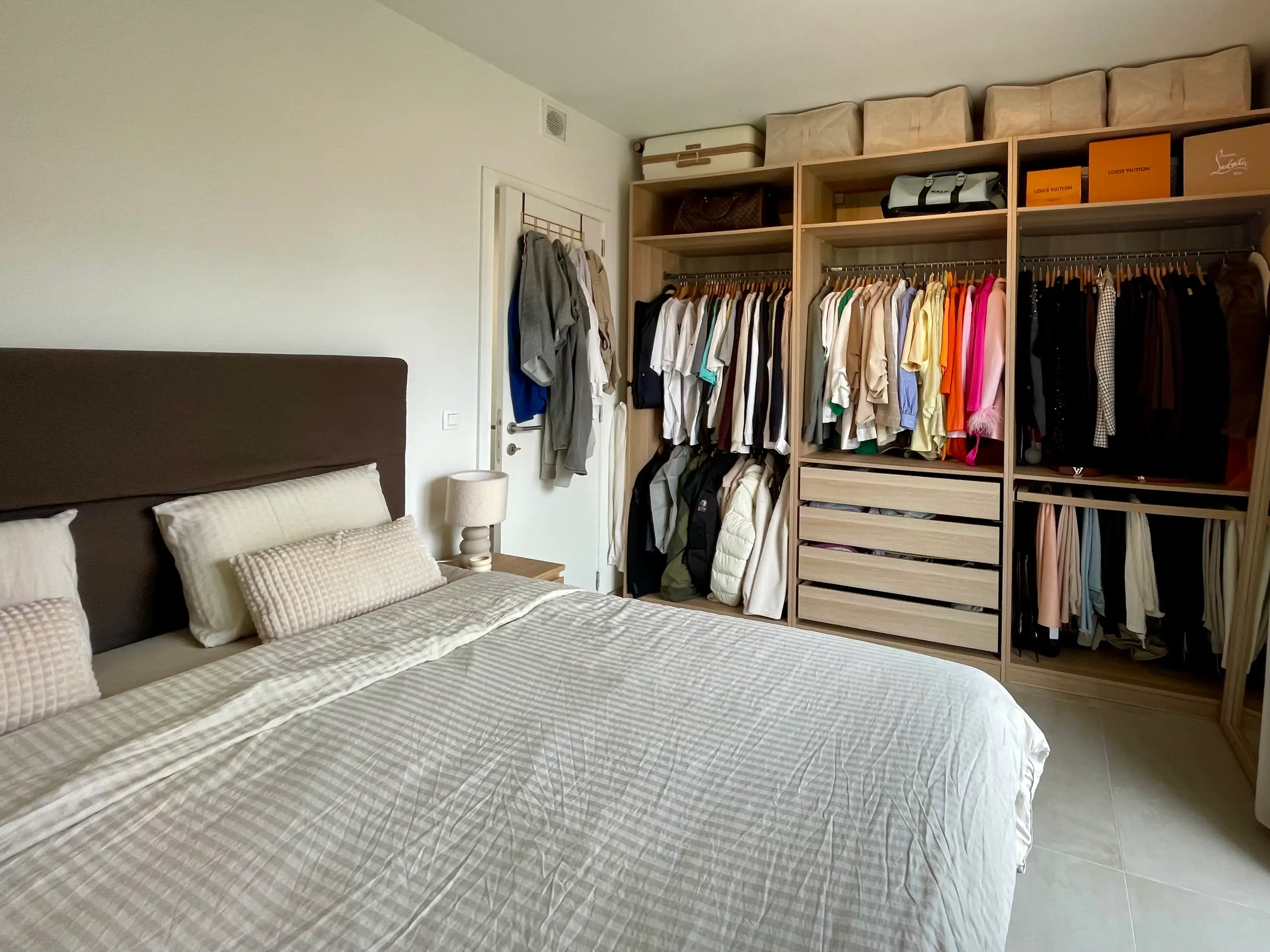 Nieuwbouwappartement met 1 slaapkamer, ruim terras en garage foto 6