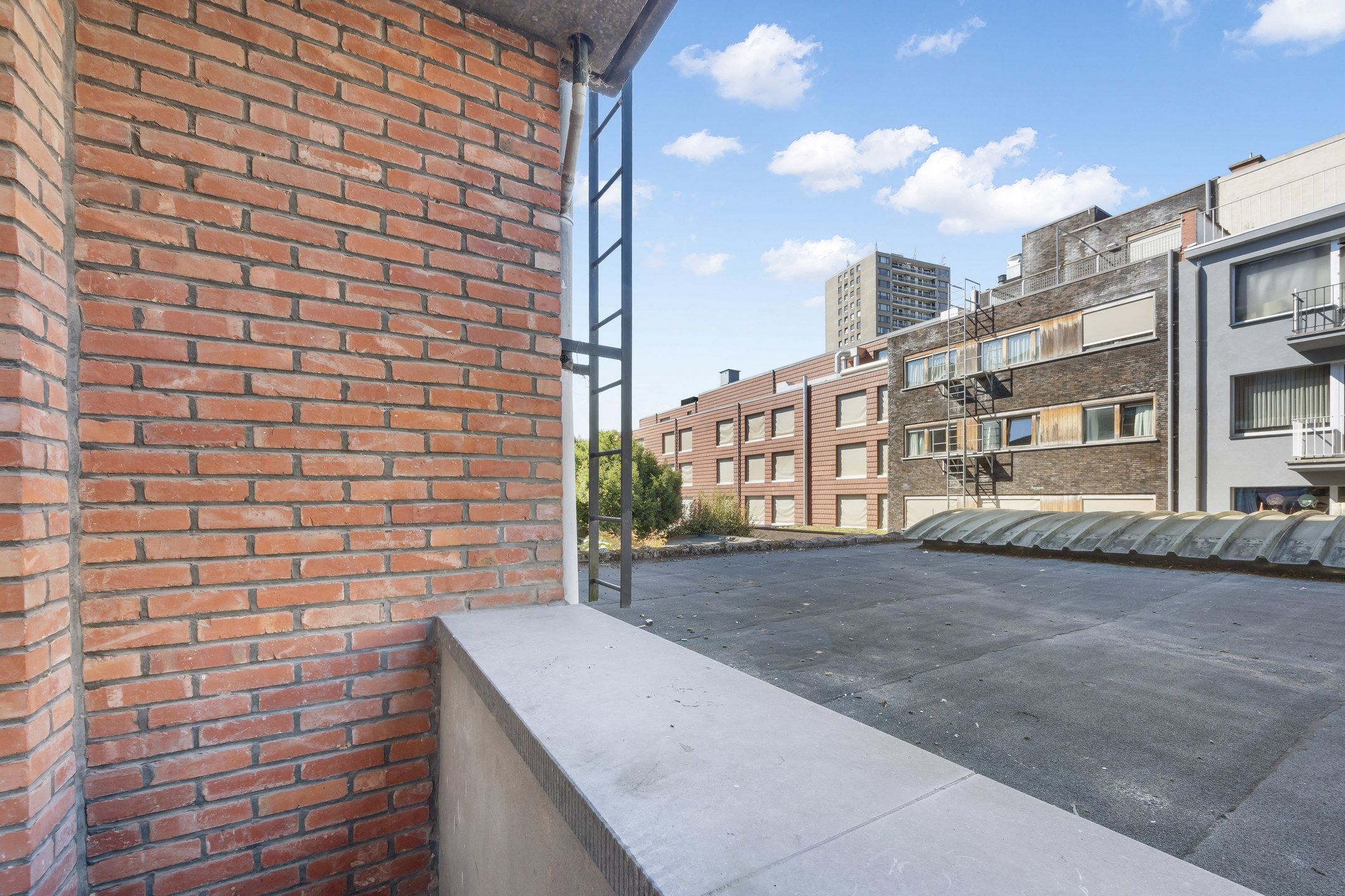 volledig gerenoveerd appartement met 2 slaapkamers en terras foto 16