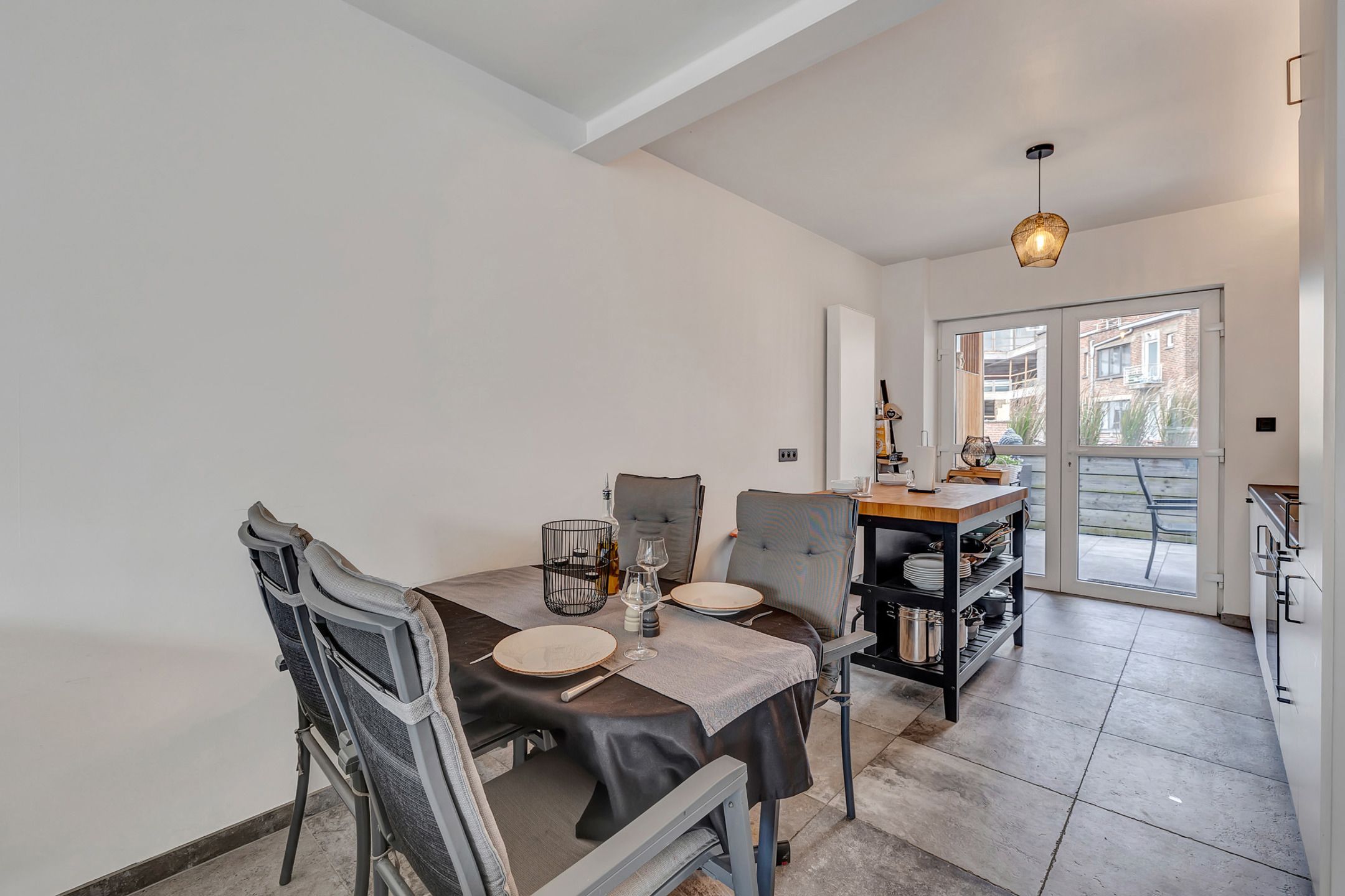 Volledig gerenoveerde bel-etage met ruime garage en terras foto 5