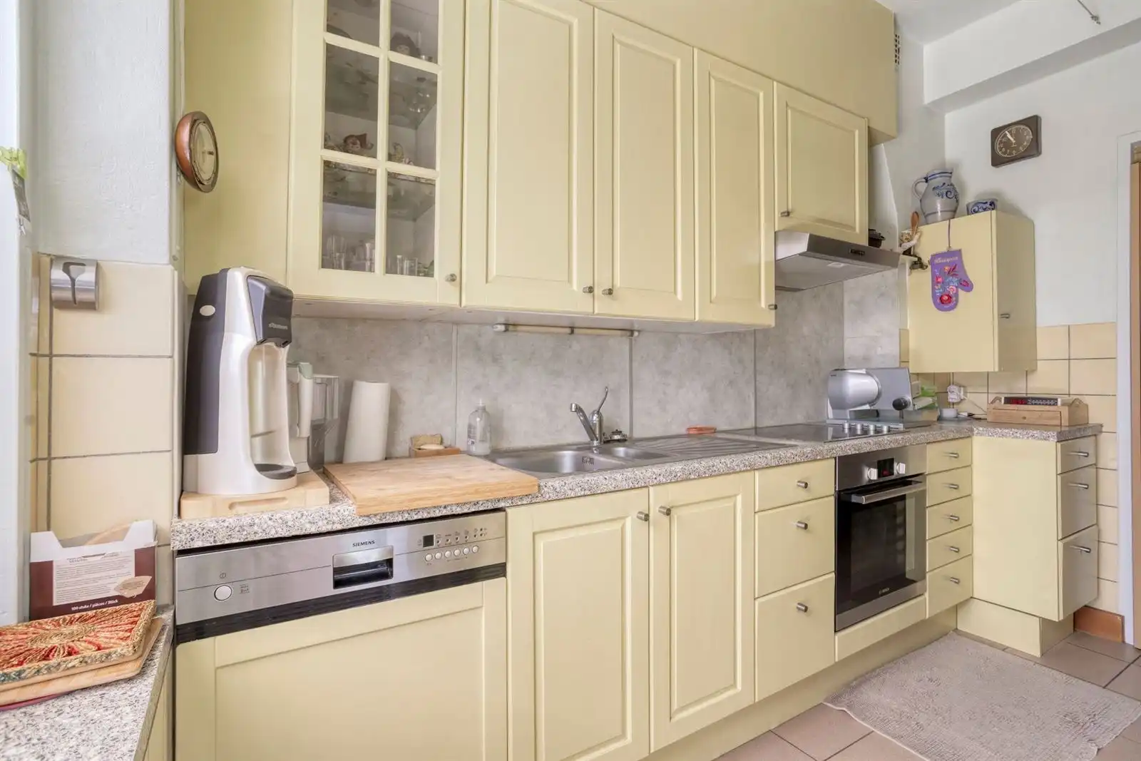 Zeer goed onderhouden woning met 3 slaapkamers, bureau + prive staanplaats  foto 13
