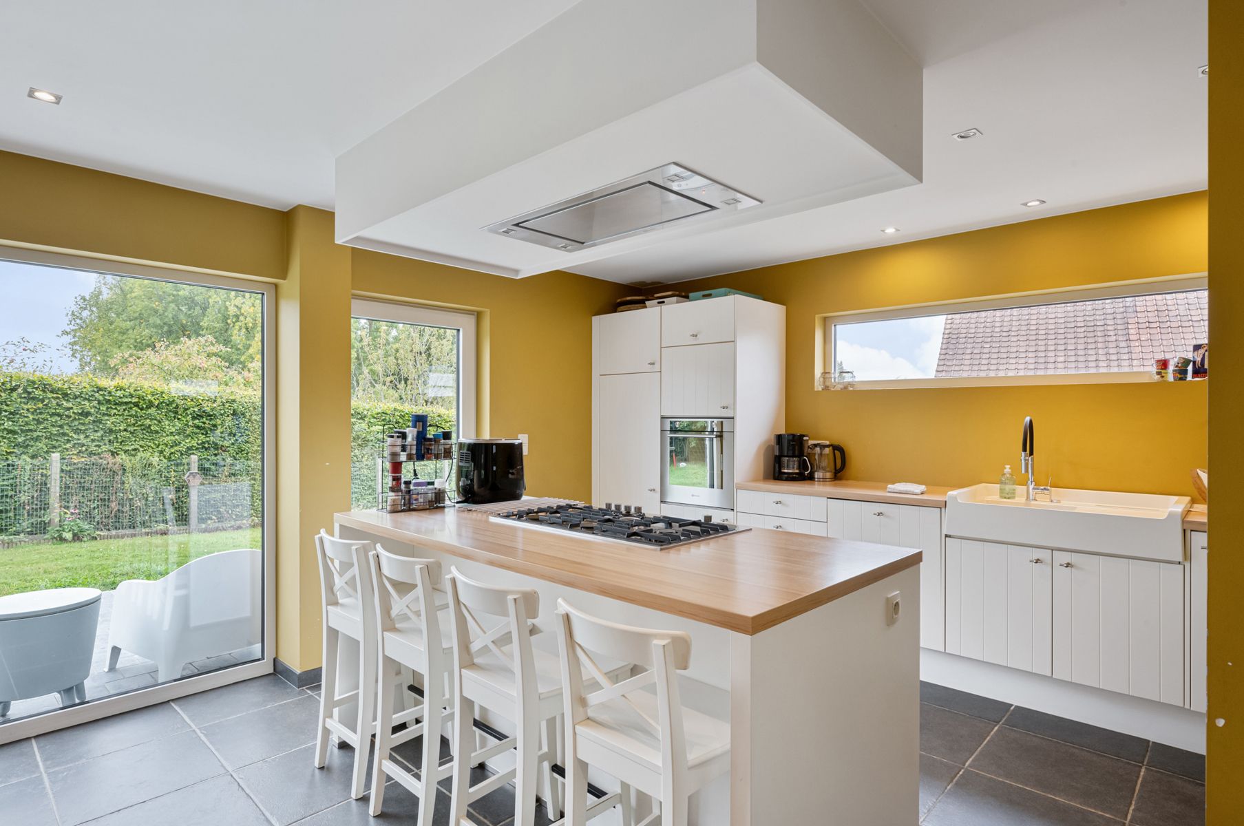 INSTAPKLARE GEZELLIGE GEZINWONING 3SLPKS, TUIN EN GARAGE! foto 8