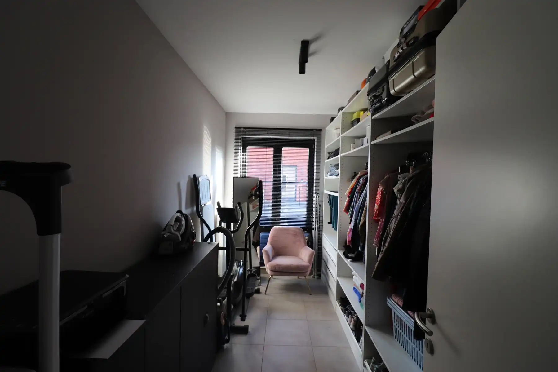 Energiezuinig gelijkvloers appartement met 2 slaapkamers, autostaanplaats en kelderberging. foto 7