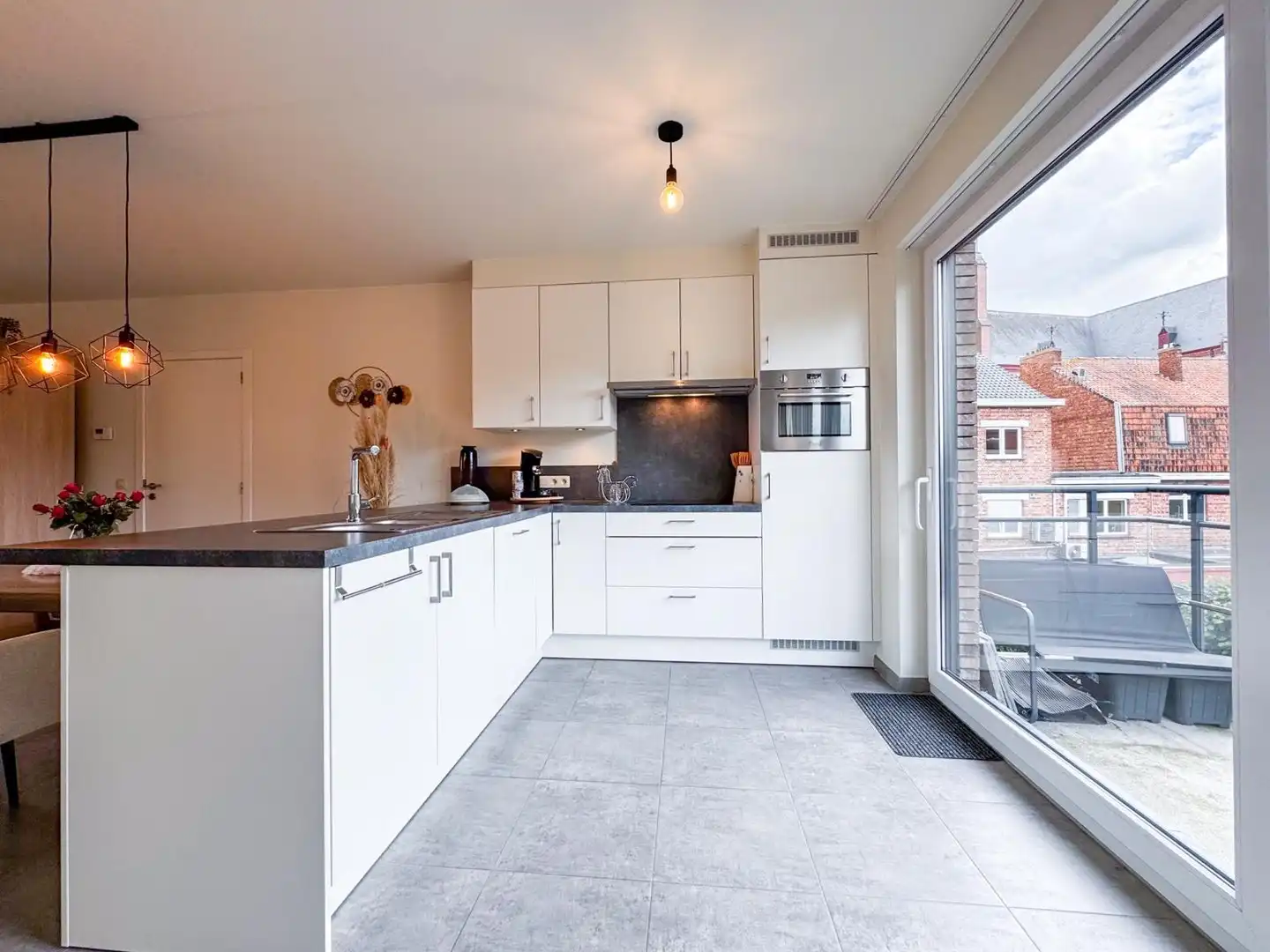 Mooi onderhouden en energiezuinig appartement in centrum Knesselare foto 4
