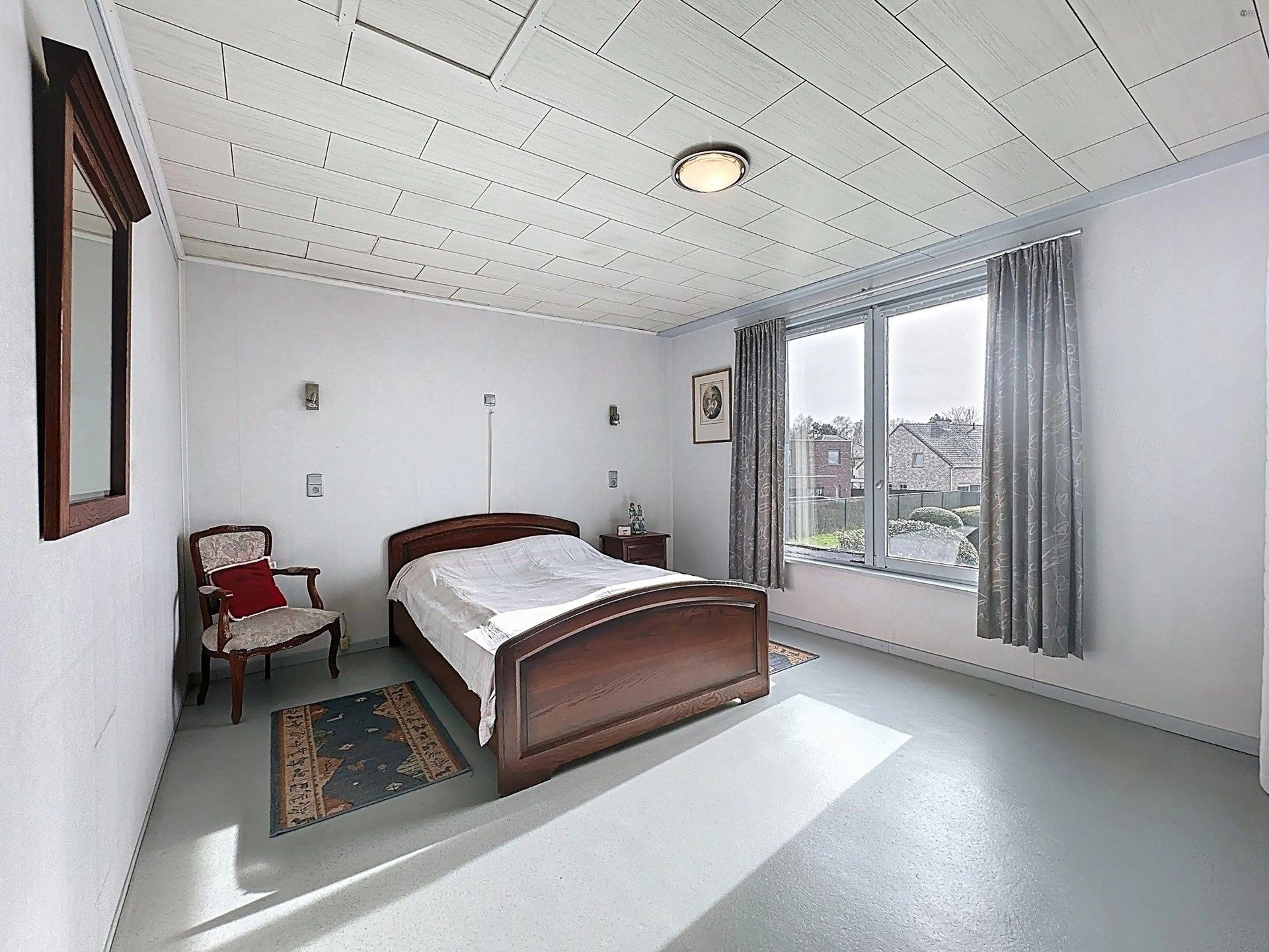 te renoveren woning met magazijn (220m²) op perceel van 1340m² foto 11