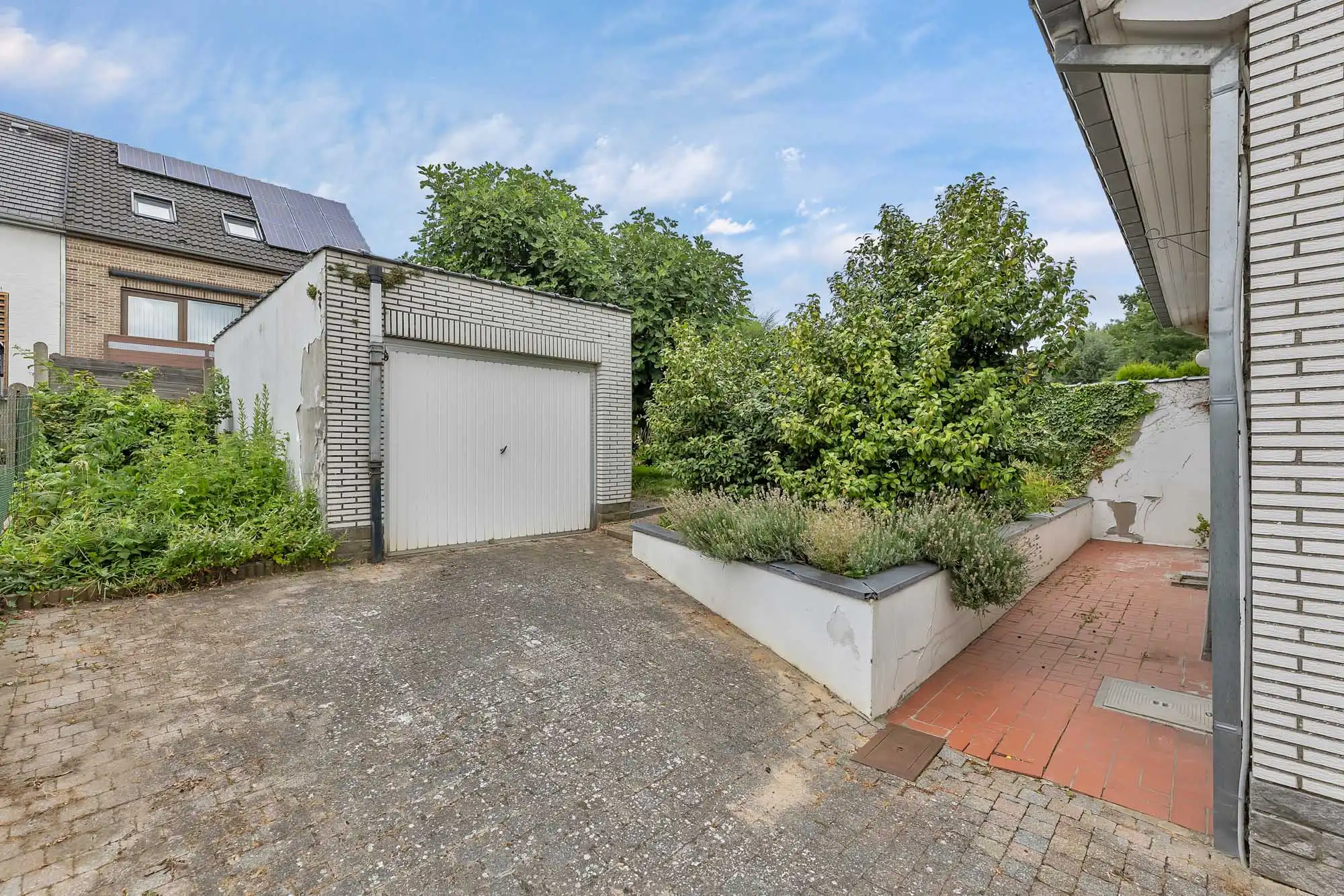 Te renoveren woning op 3a36ca met 3 slaapkamers en garage foto 14