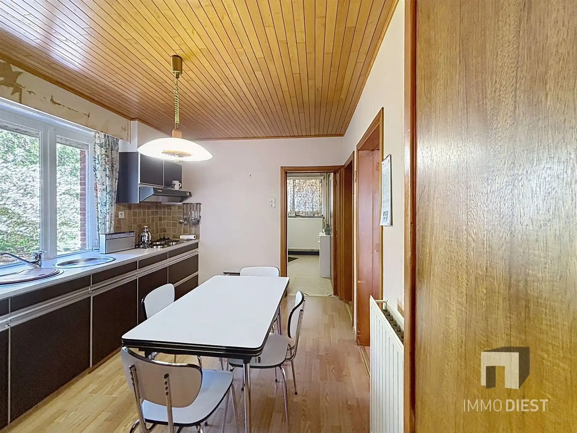 ZATERDAG 13.06 KIJKMOMENT VAN 13.00U TOT 15.00U. Charme troef in deze te renoveren woning op een ruim perceel te Vorst! foto 9