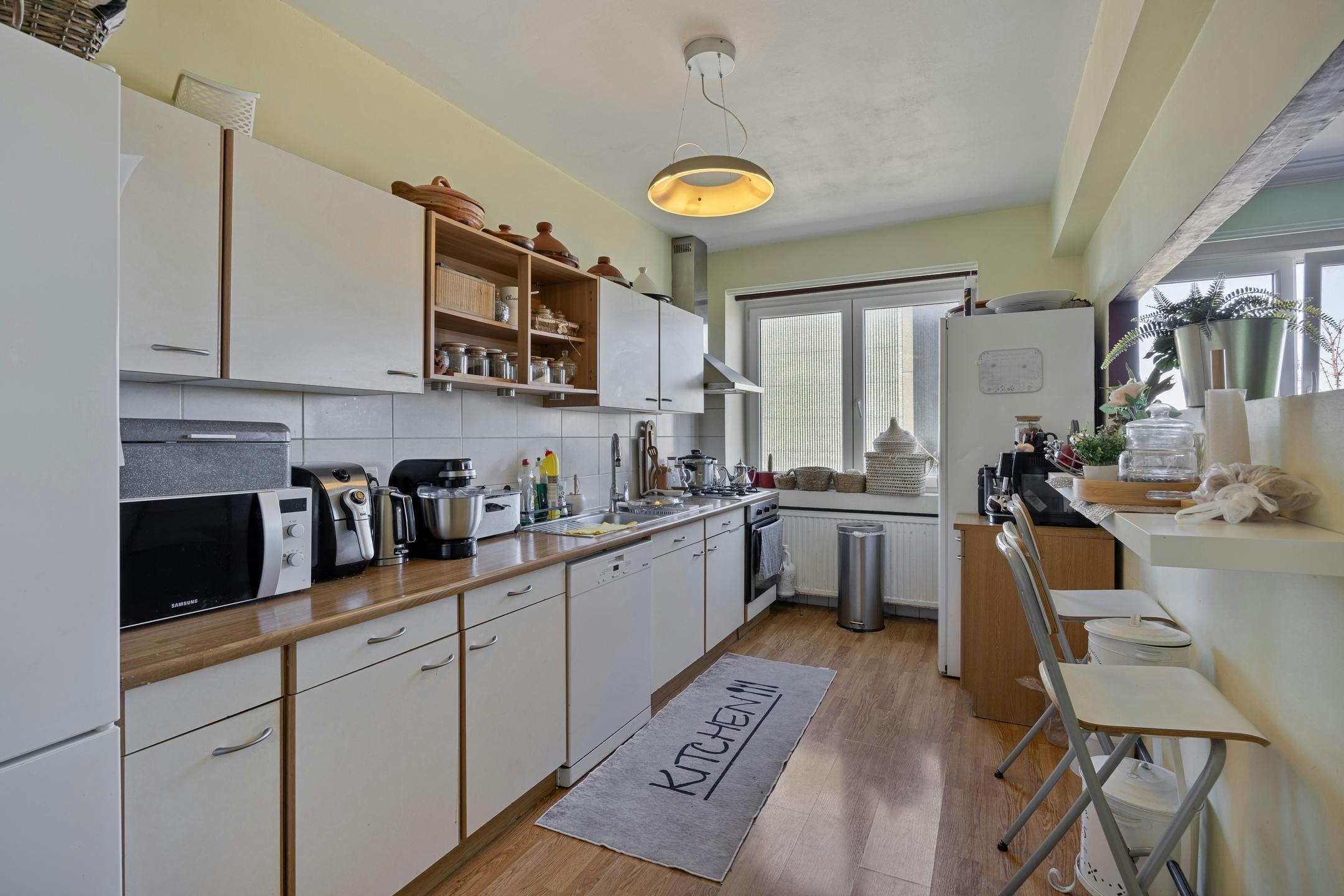 Instapklaar 2 slaapkamer appartement te koop! foto 5