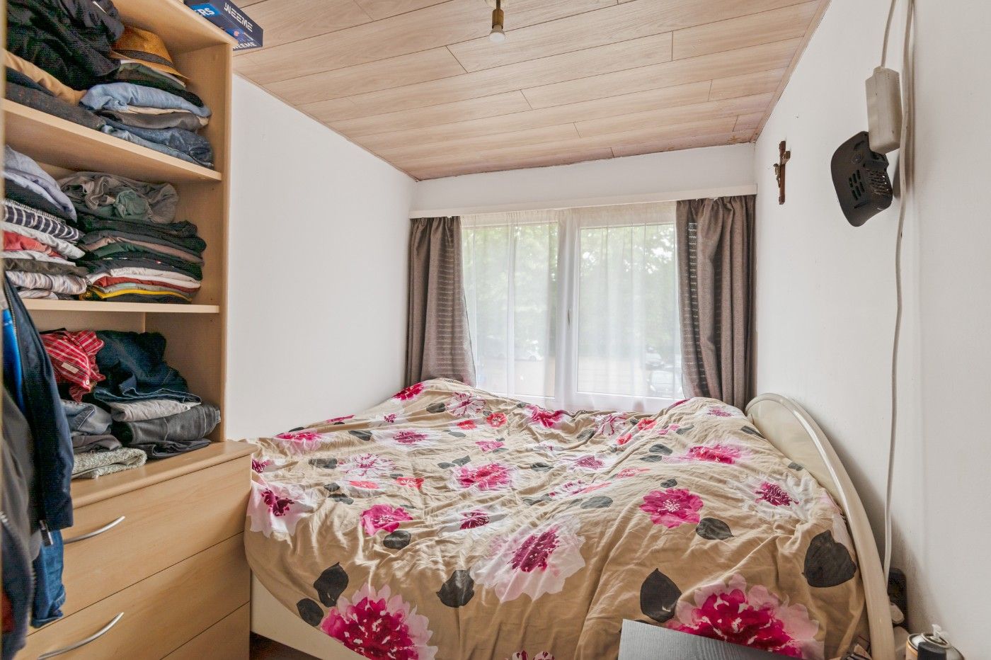 Te renoveren woning met 3 slpk. en tuin foto 16