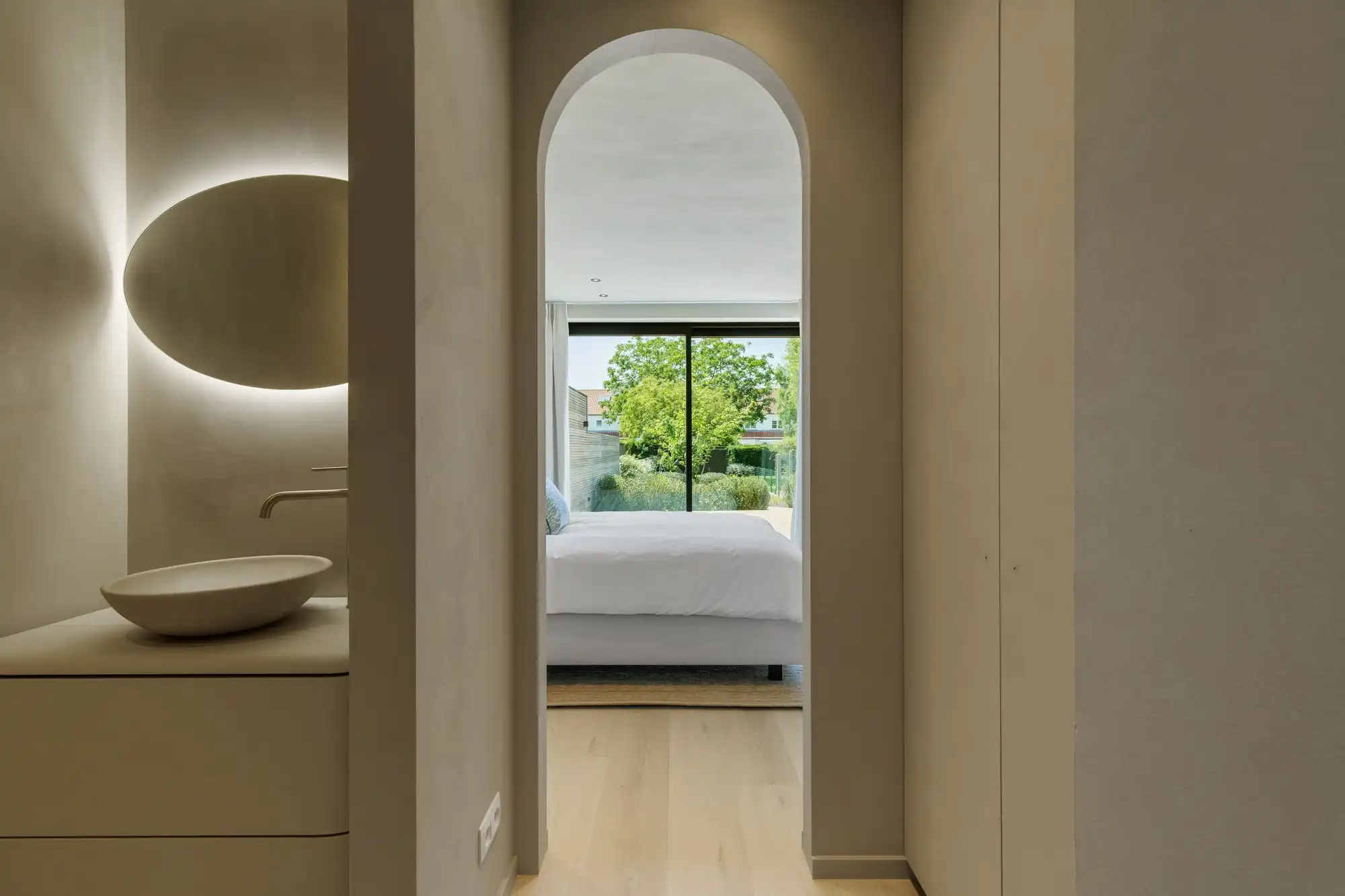 Moderne nieuwbouwwoning met 4 slaapkamers, 4 badkamers en prachtige tuin foto 12