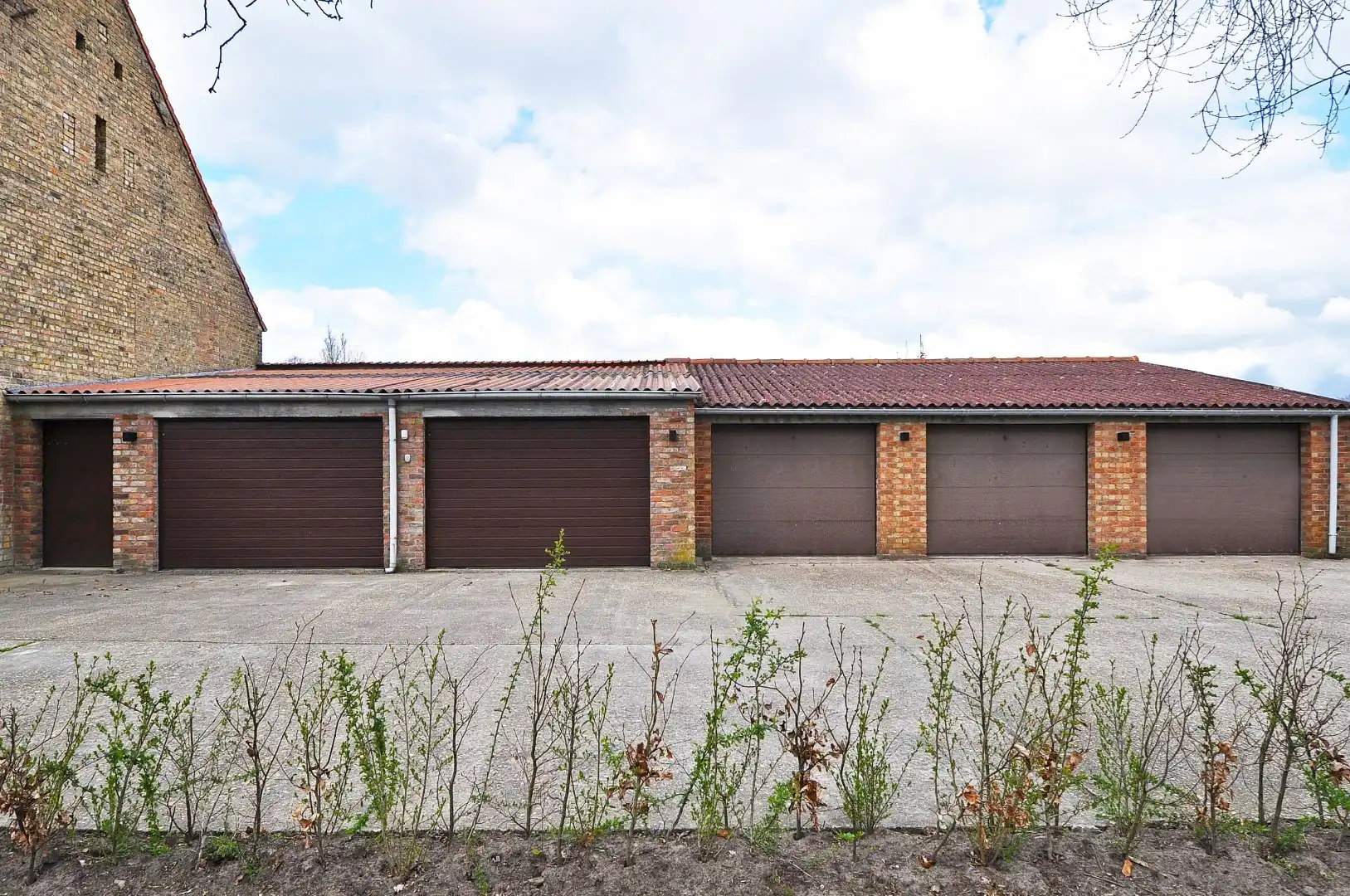 Garagebox te Assebroek foto {{pictureIndex}}