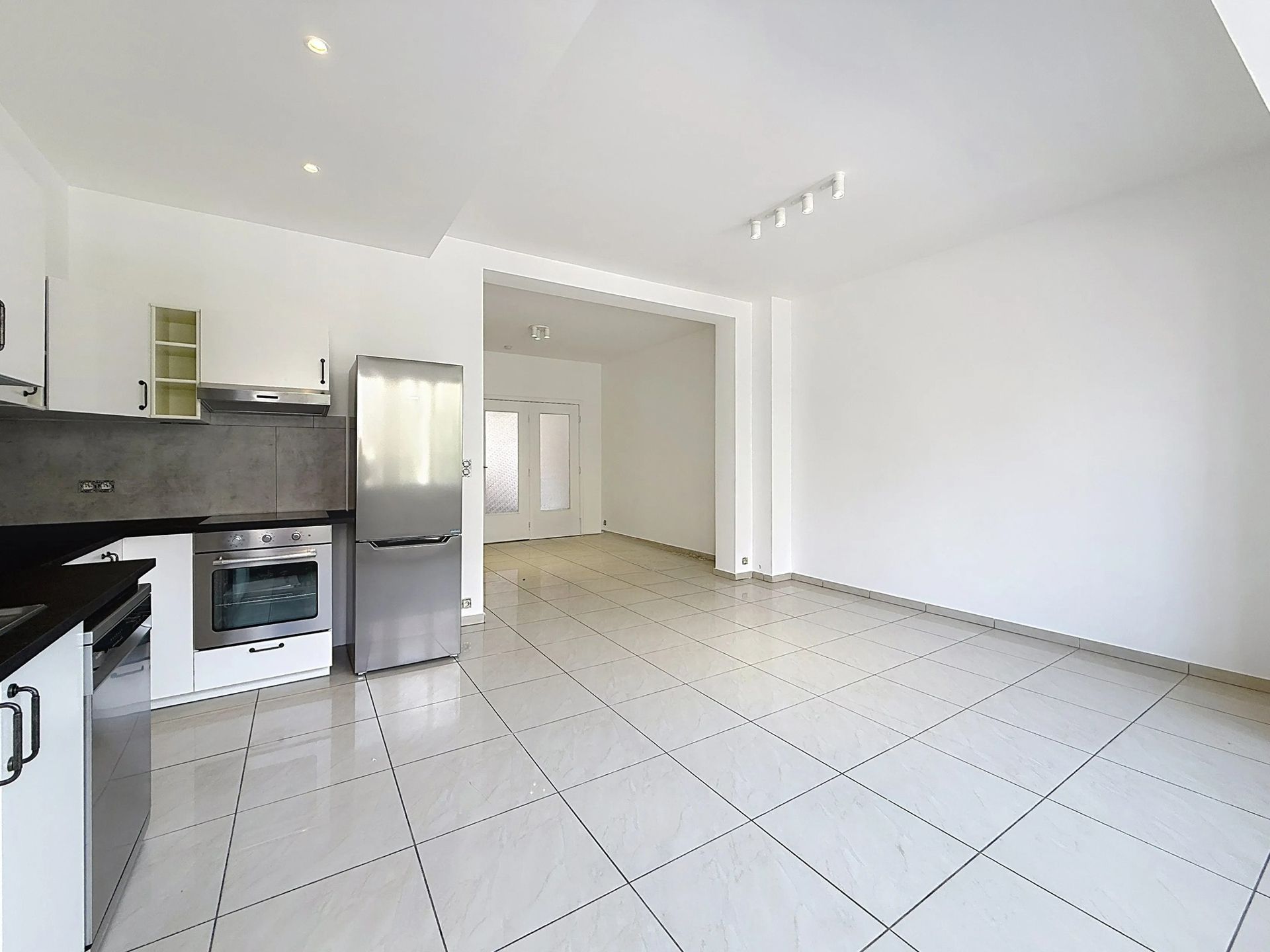 Prox. Tour en Taxi, mooi appartement 1 slaapkamer van ± 63m² foto 6