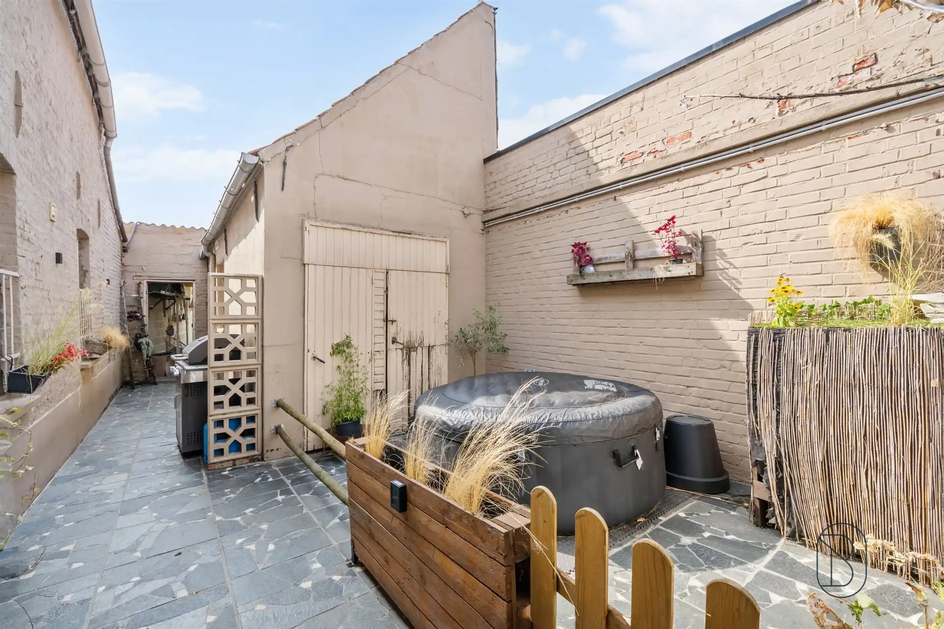 Rustig gelegen gezinswoning met 4 slk, garage en tuin foto 4