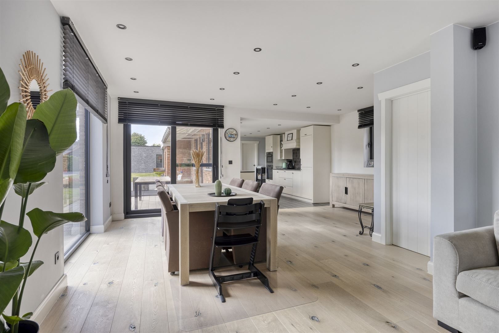 TE KOOP: Prachtig gerenoveerde woning met tuin in Koersel! foto 5