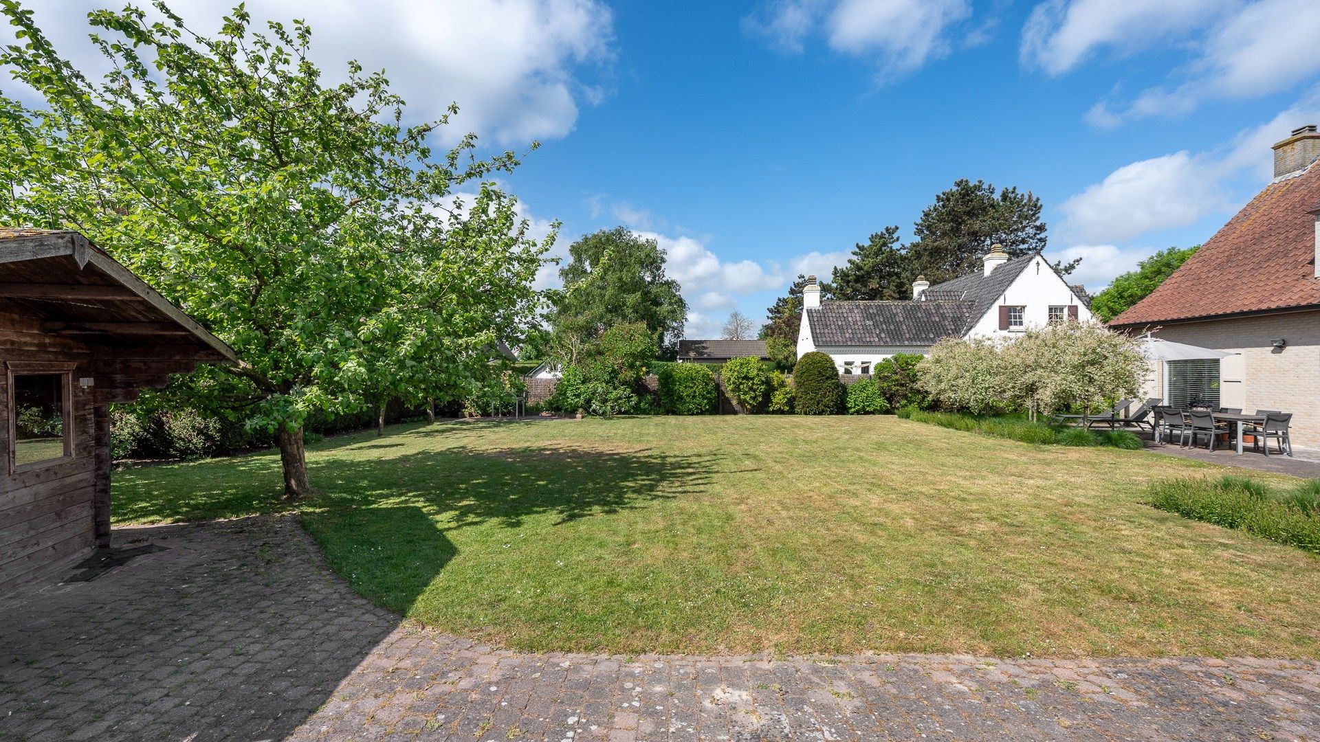 Residentieel gelegen villa op 916 m² grond  foto 13