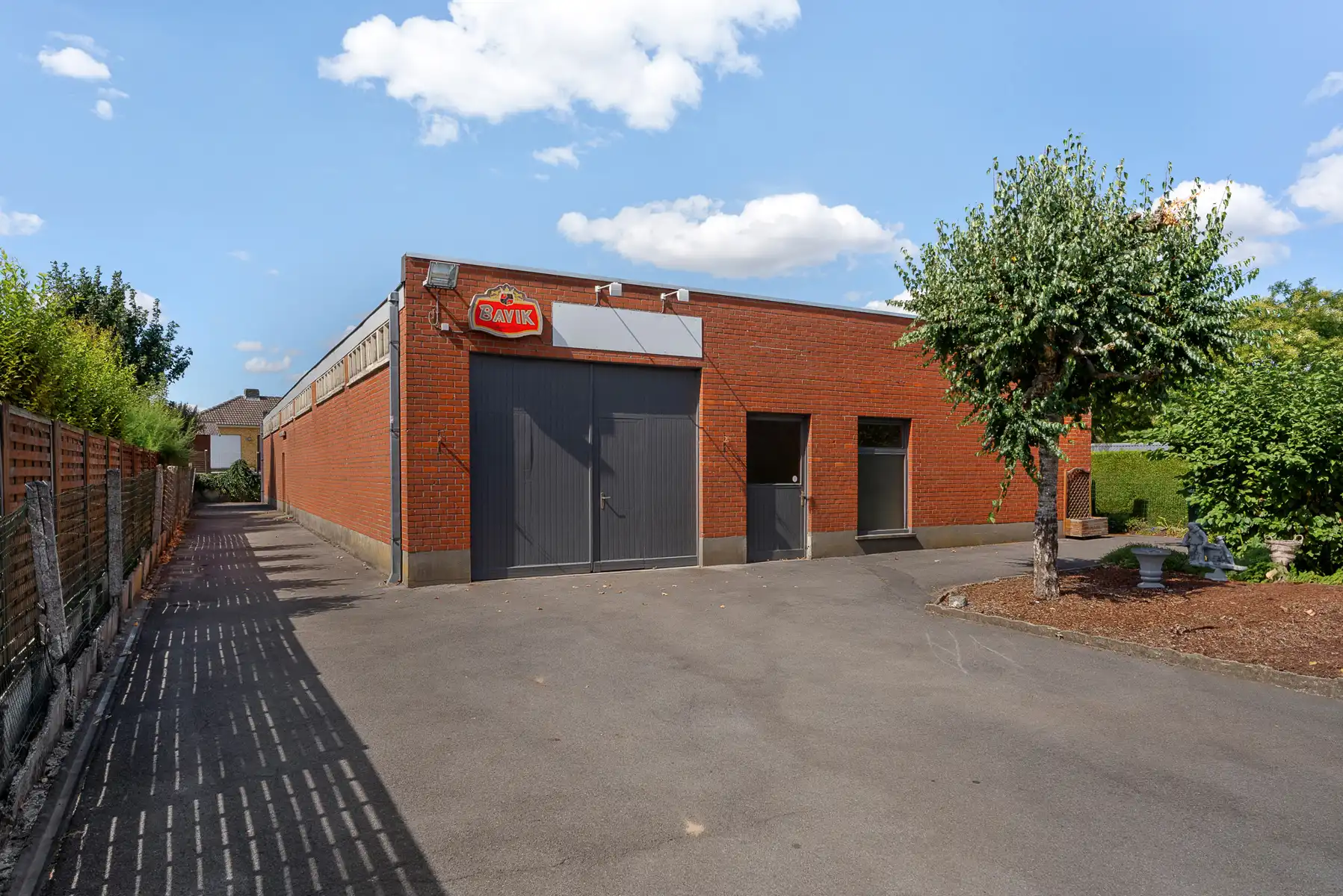 Woning met magazijn/atelier van 412 m² in Ingooigem foto 14